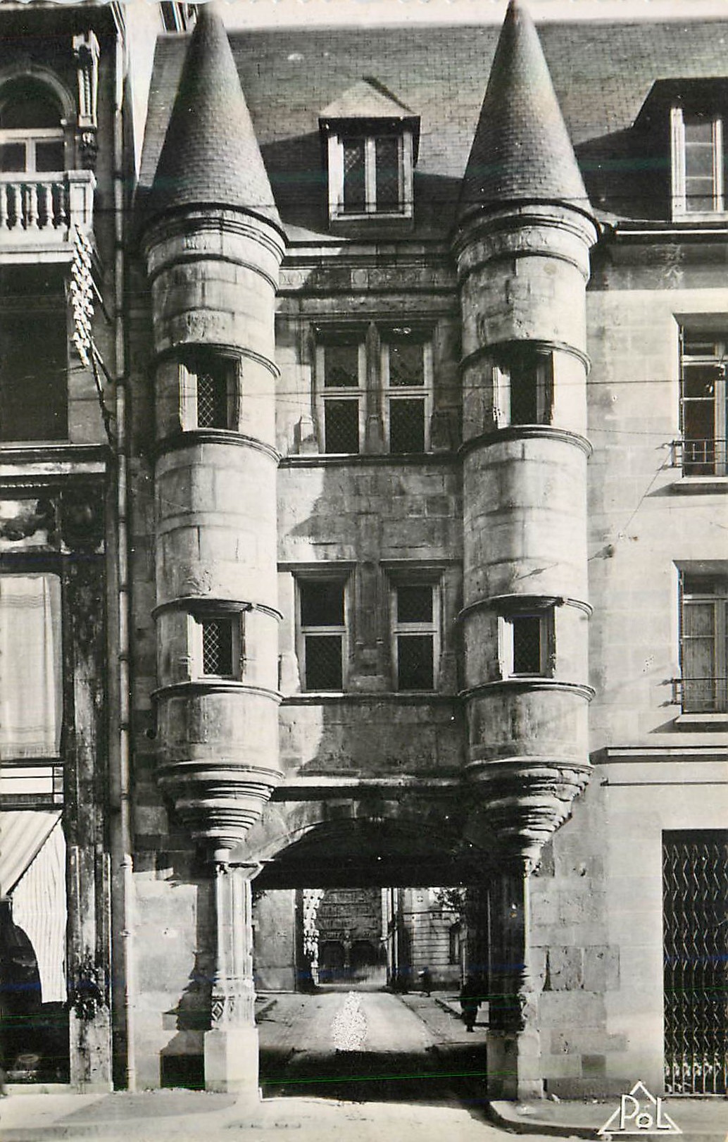 Reims - La Cour - Chapitre — reproduction intertitre — éditeur Jacques Fréville, n° 294