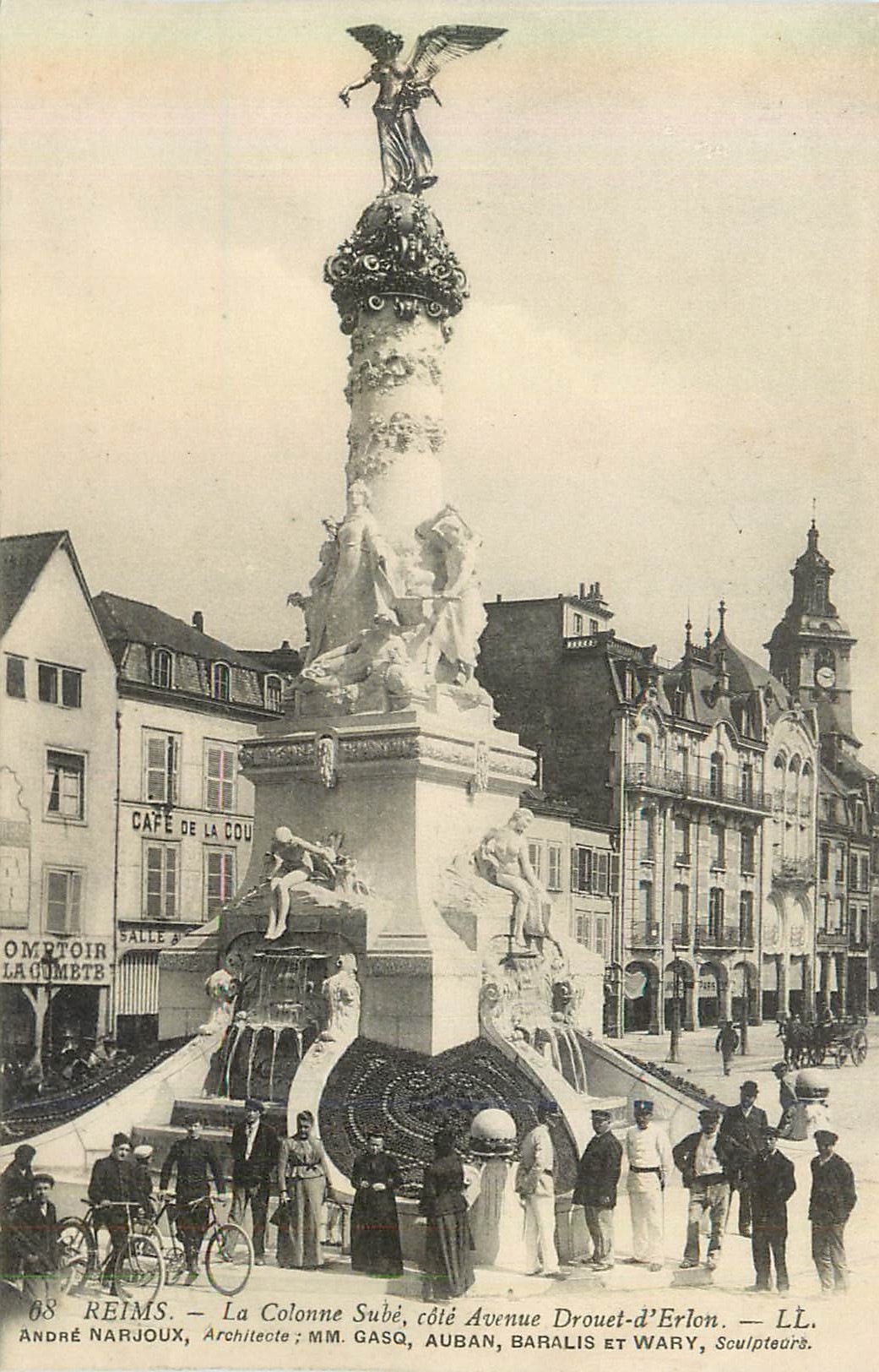 Reims — La Colonne Subé, côté Avenue Drouet-d’Erlon — André Narjoux, architecte ; MM. Gasq, Auban, Baralis et Wary, sculpteurs.