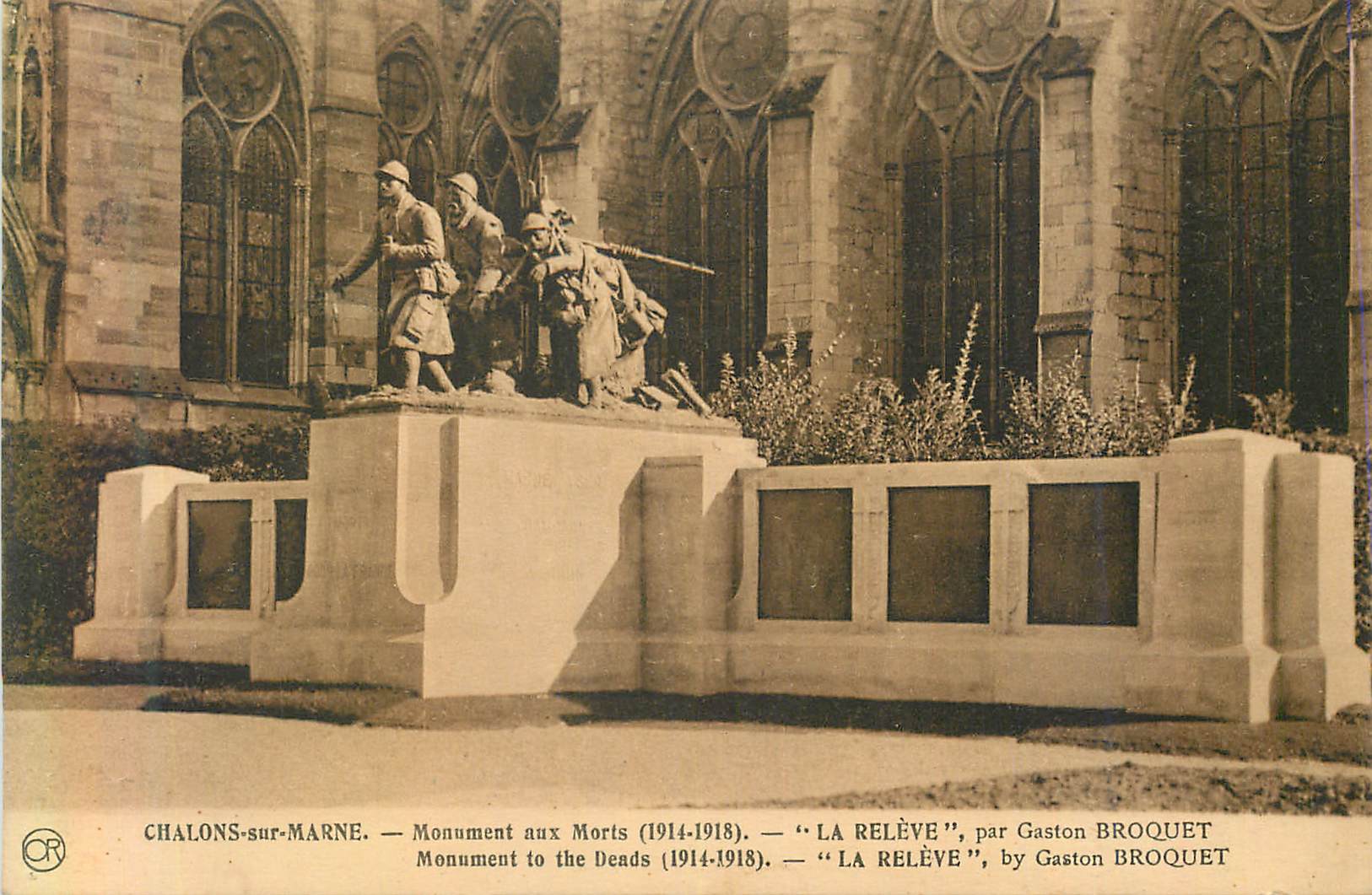 CPA Chalons sur Marne Monument aux Morts (1914 1918) La Releve par Gaston Broquet Militaria