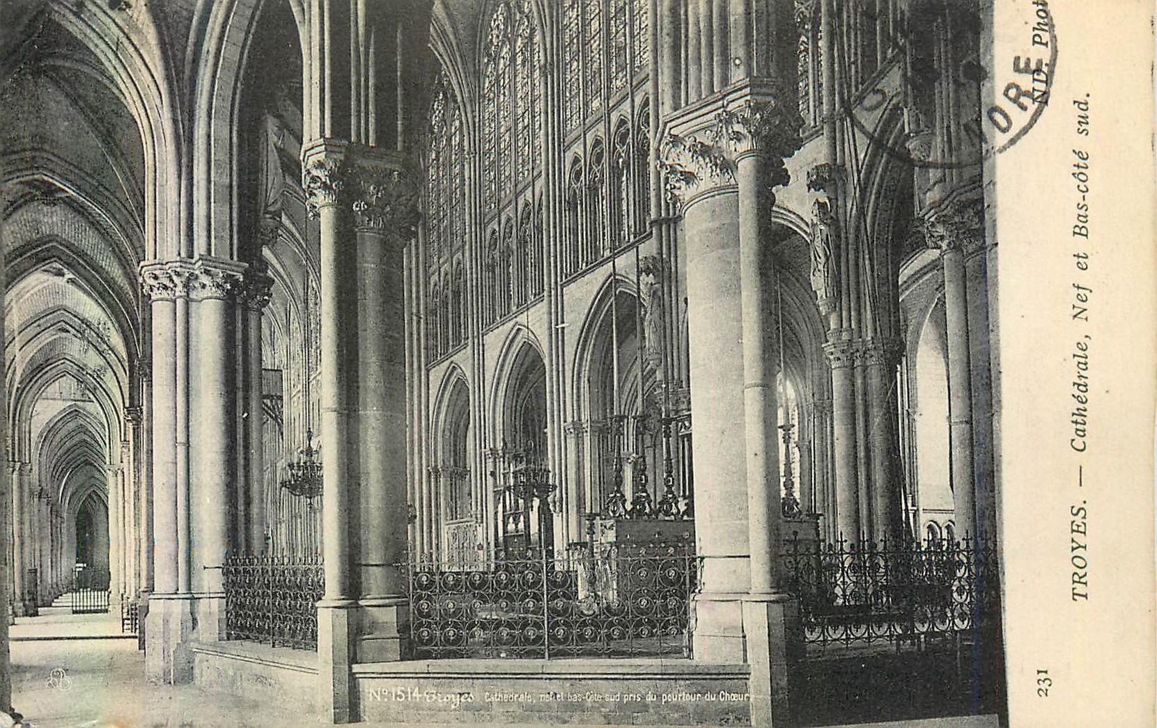 CPA 231 troyes cathedrale nef et bas cote sud