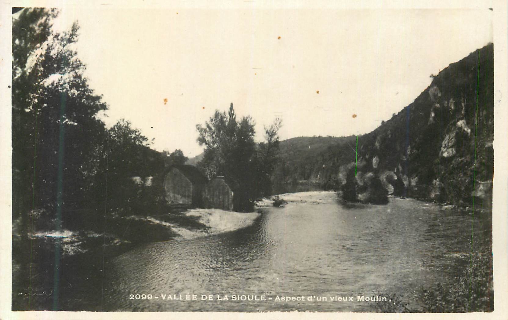 CPM 2099 vallee de la sioule aspect d un vieux moulin