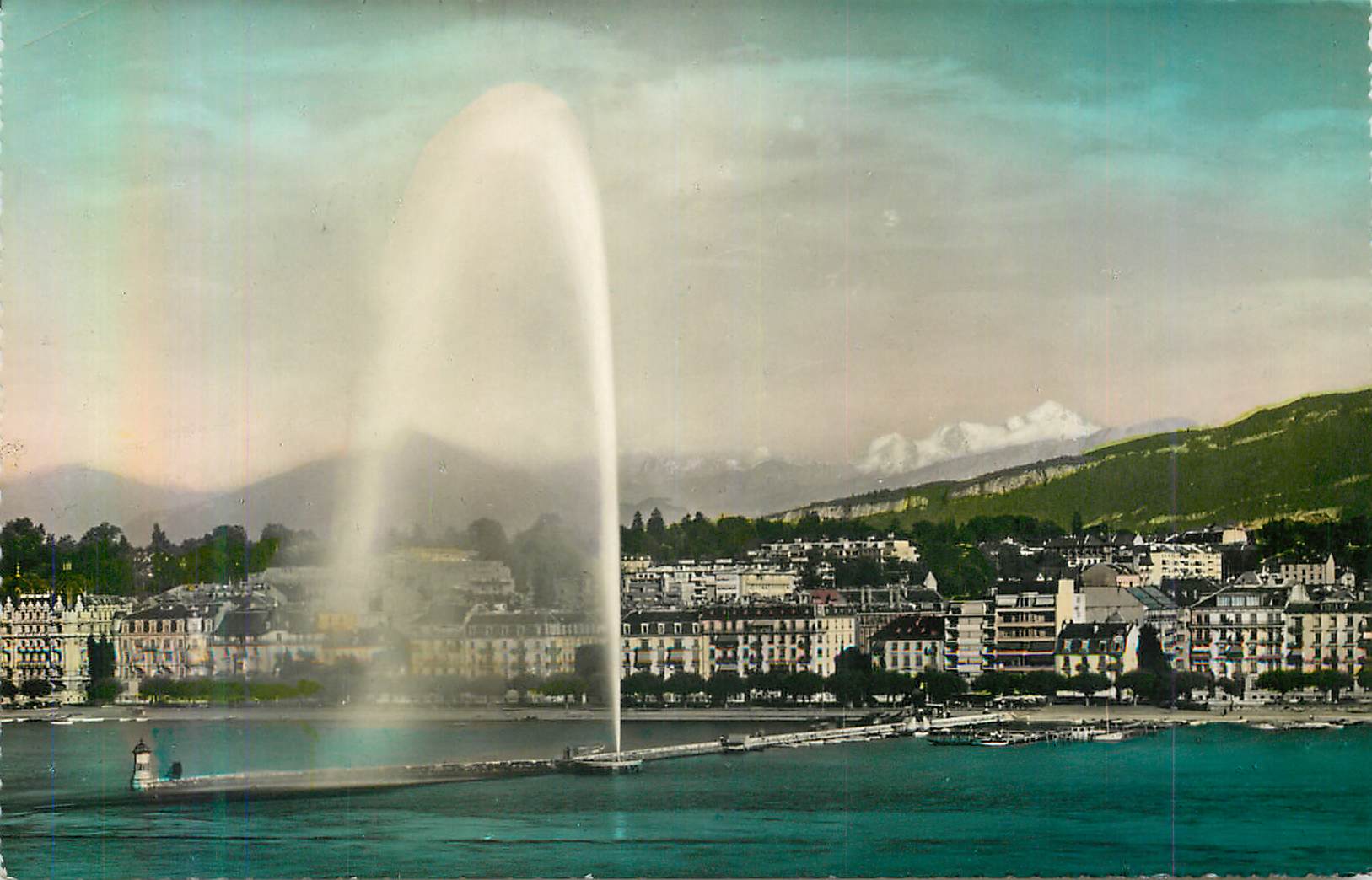 CPM Geneve le jet d eau(120 m) et le mont blanc
