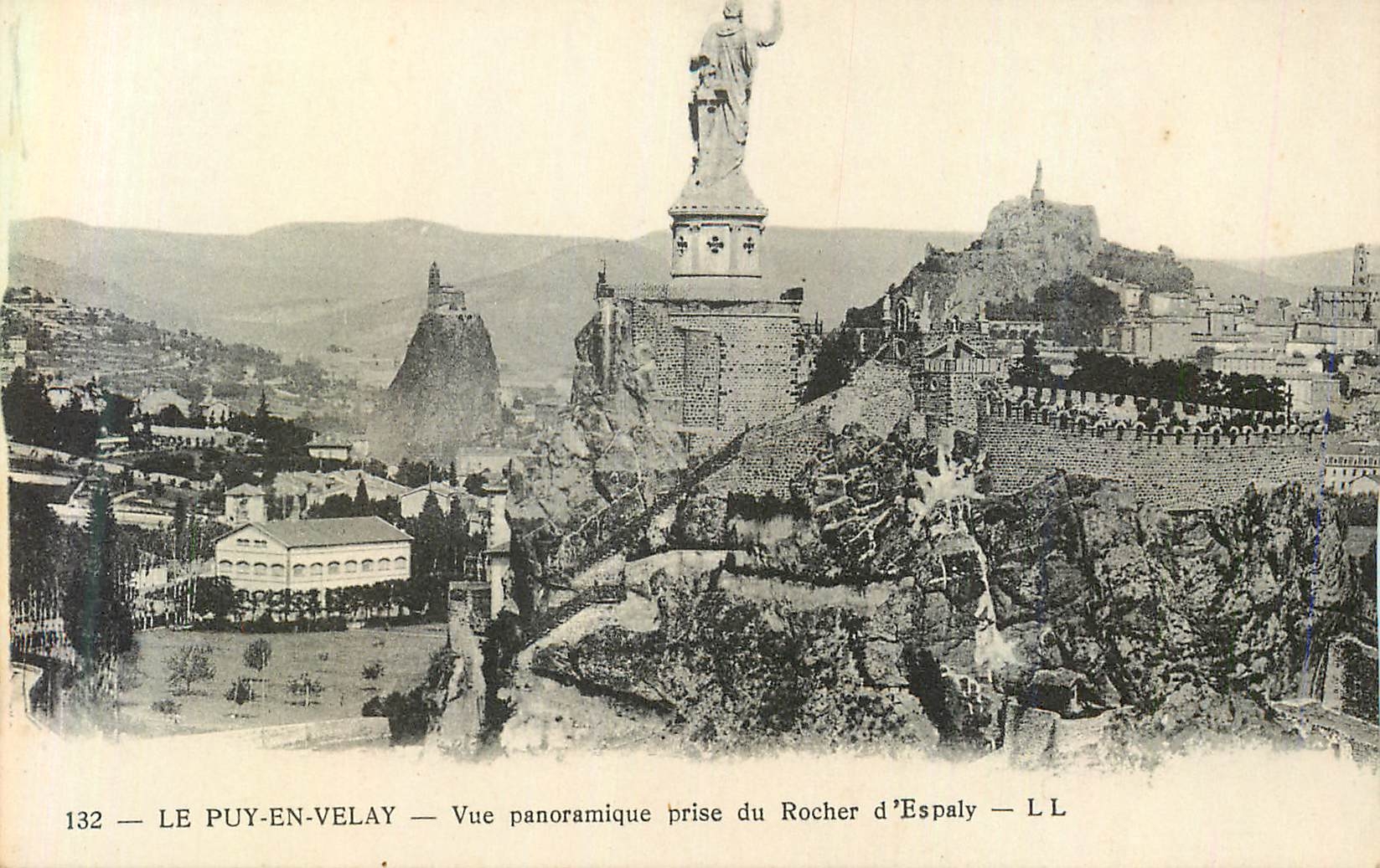 Le Puy-en-Velay — Vue panoramique prise du Rocher d'Espaly — LL