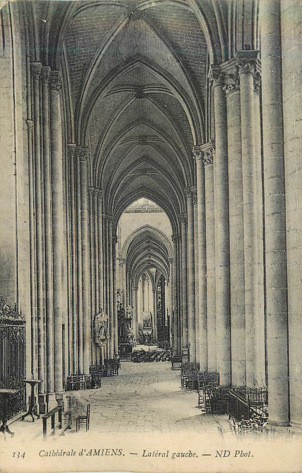 Cathédrale d'Amiens — Latéral gauche — ND Phot.