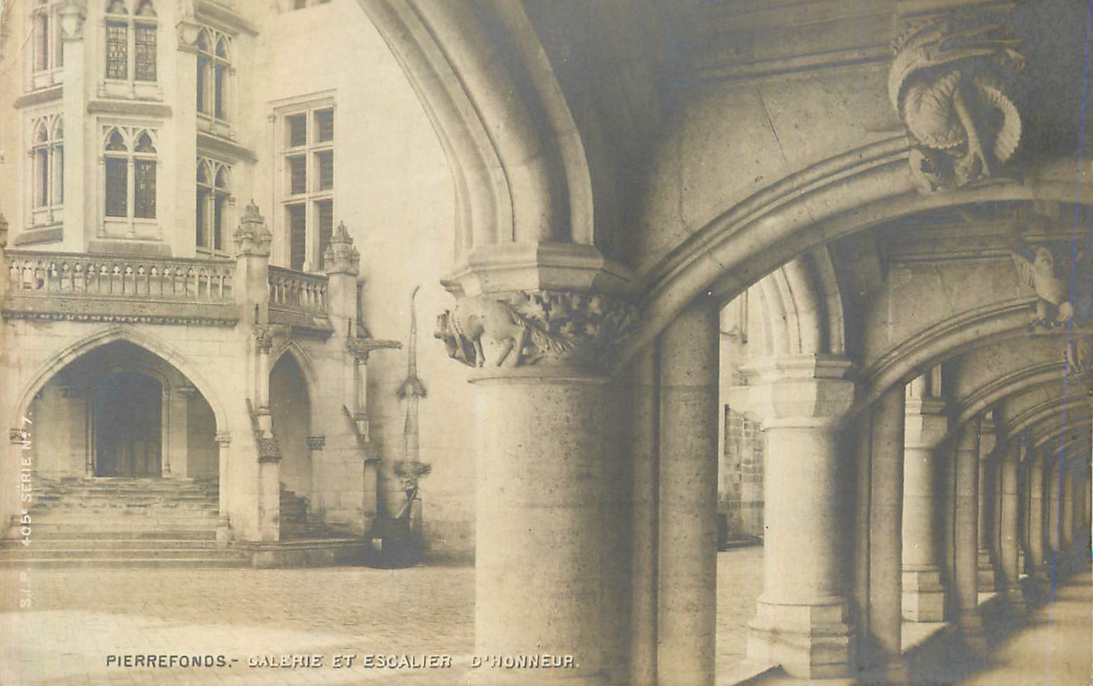 CPA Pierrefonds galerie et escalier d honneur