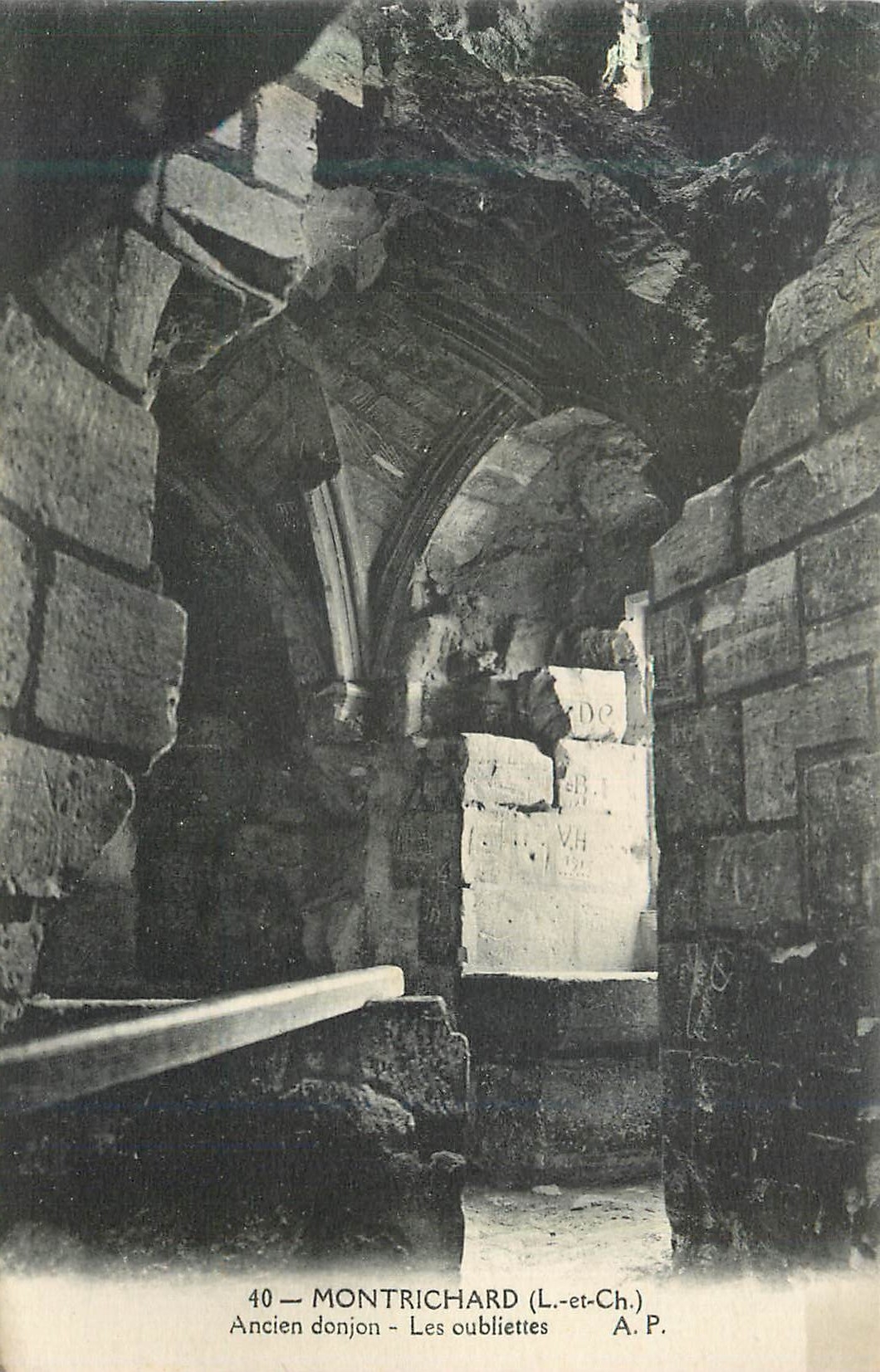 Montrichard (Loir-et-Cher) — Altes Schloss, Die Kerker — A.P.