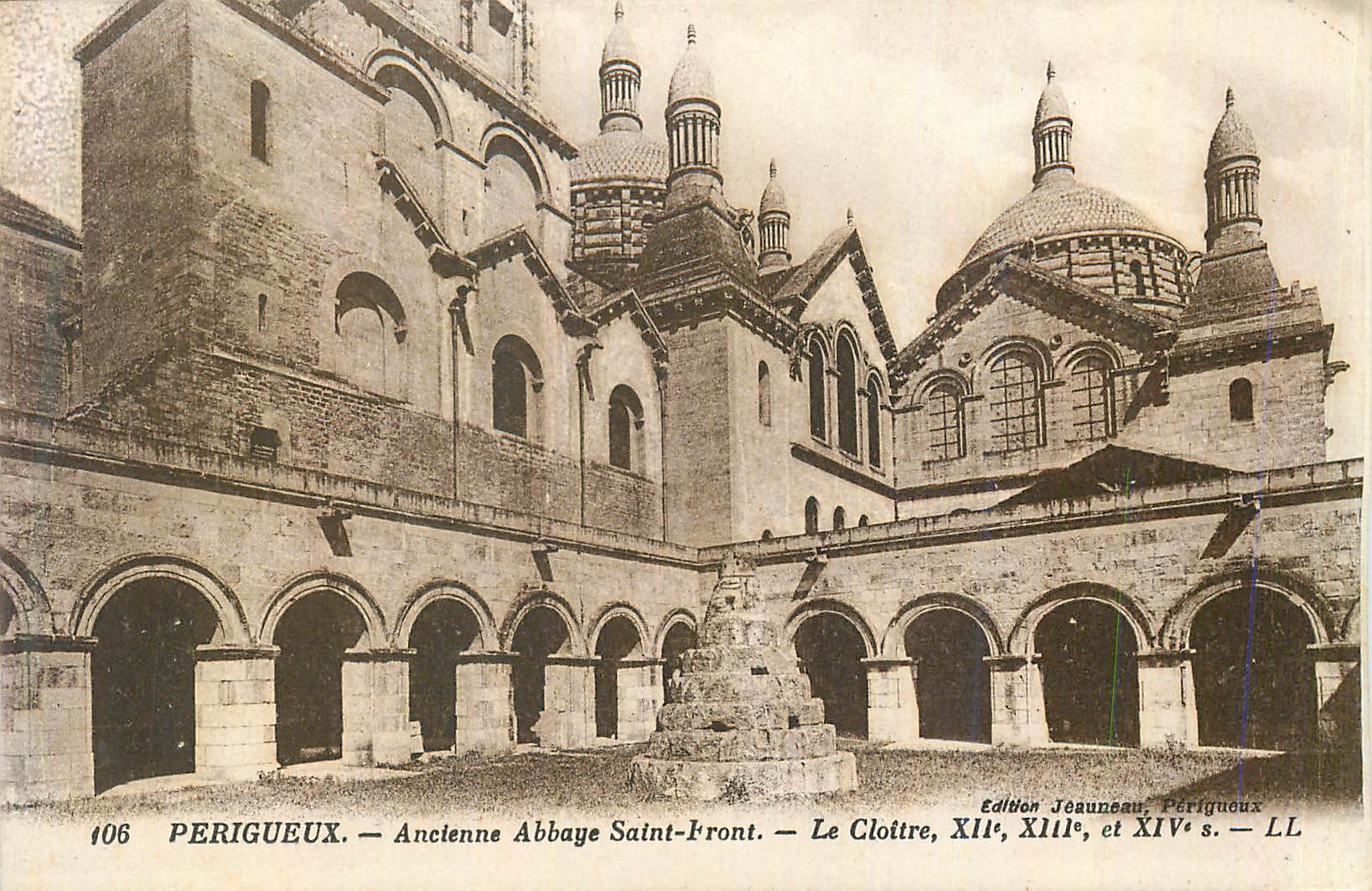 CPA 106 perigueux ancienne abbaye saint front le cloitre xii et xiv s