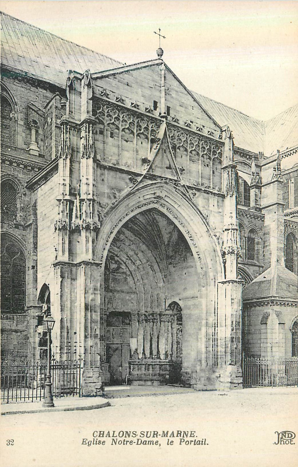 CPA 32 chalons sur marne eglise notre dame le portail