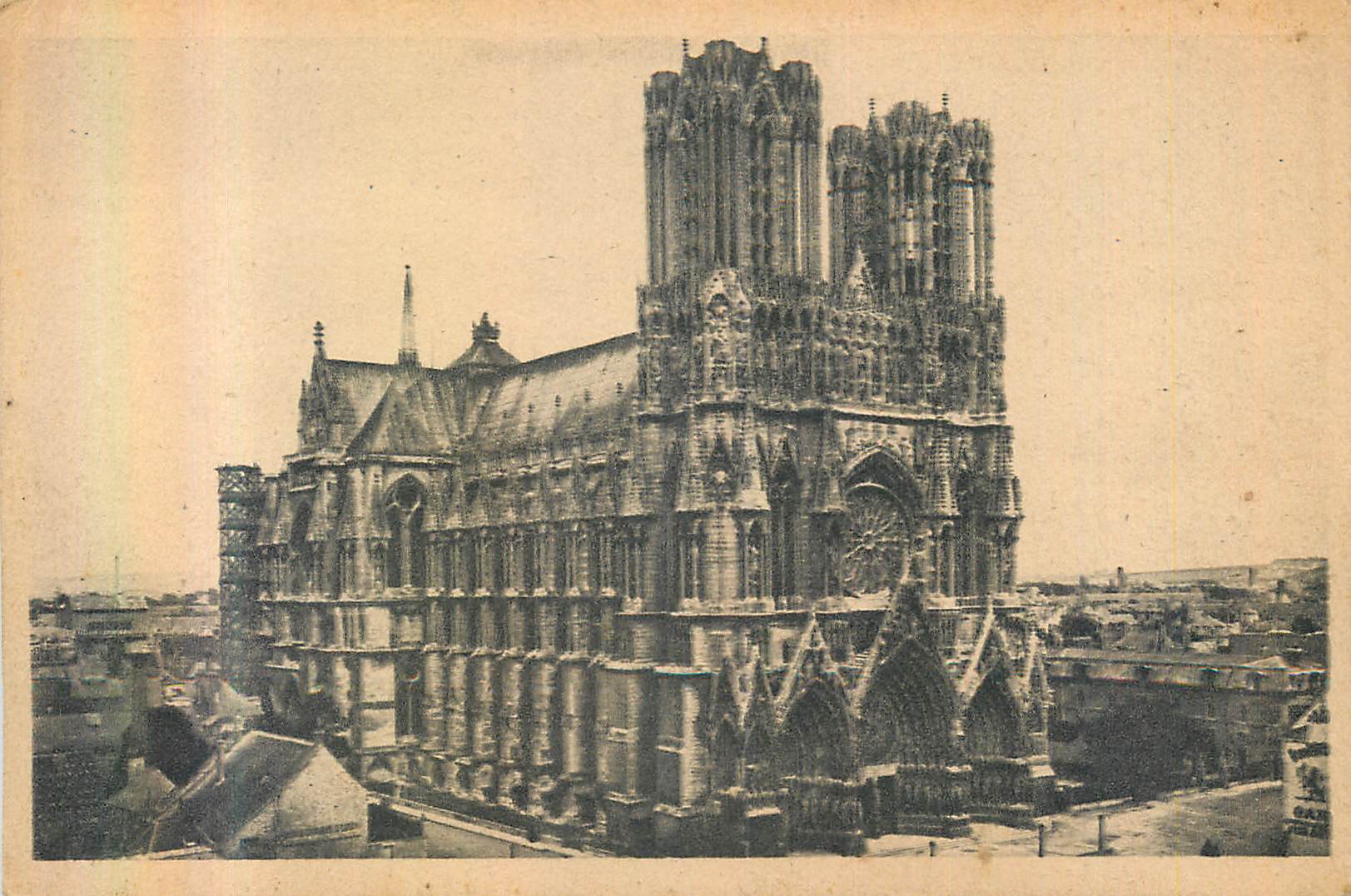 CPA La cathedrale de reims avant la guerre