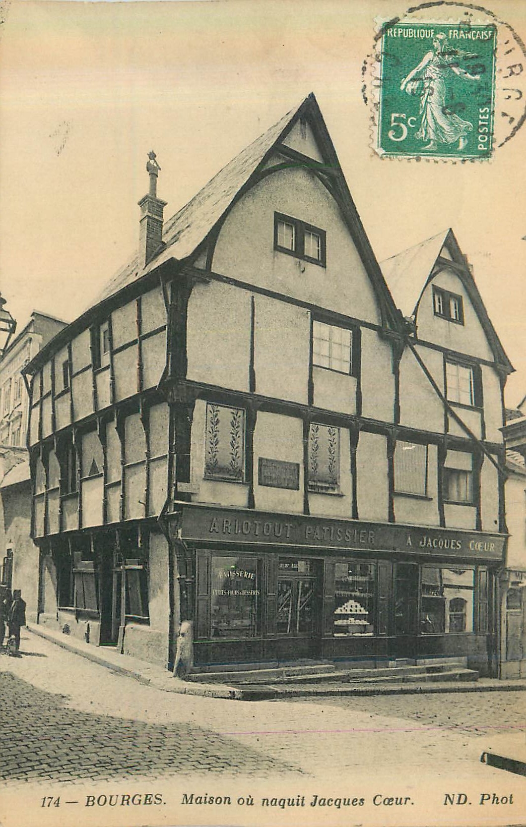CPA 174 bourges maison ou naquit jacques coeur