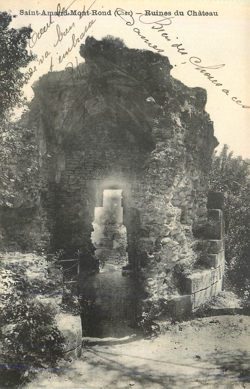 CPA Saint amand mont rond (cher) ruines du chateau