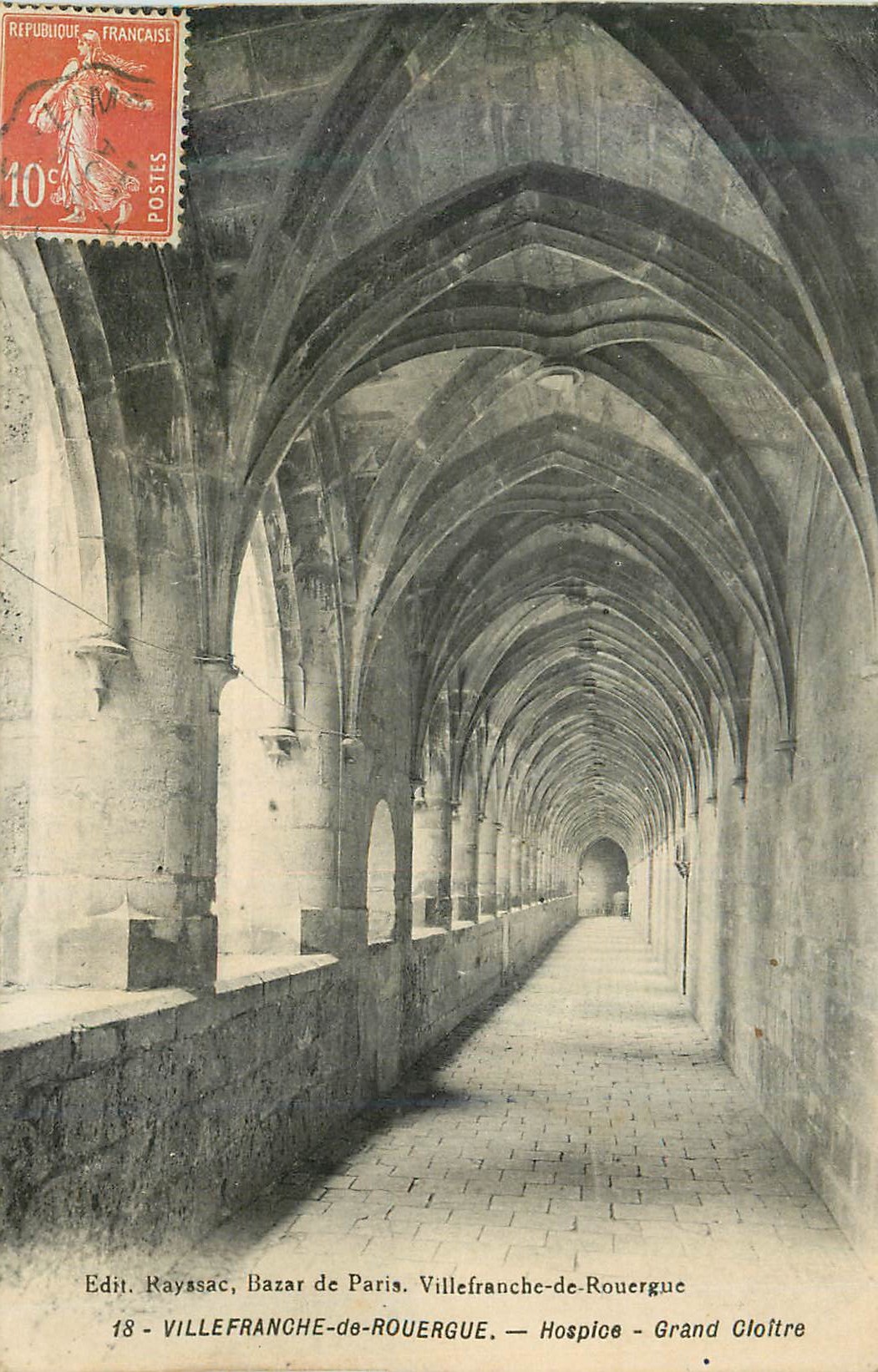 CPA 18 villefranche de rouergue hospice grand cloitre