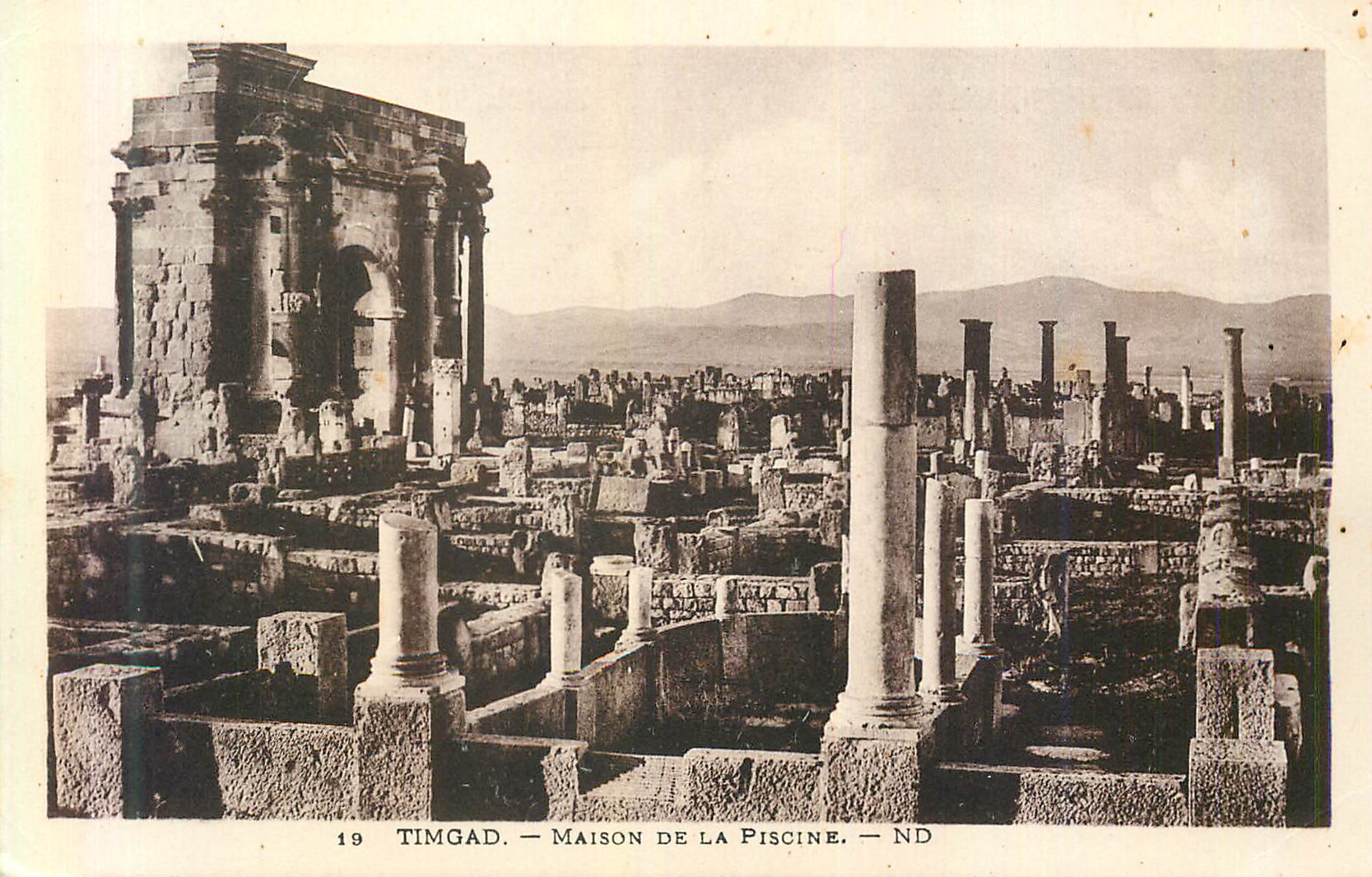 CPA 19 timgad maison de la piscine