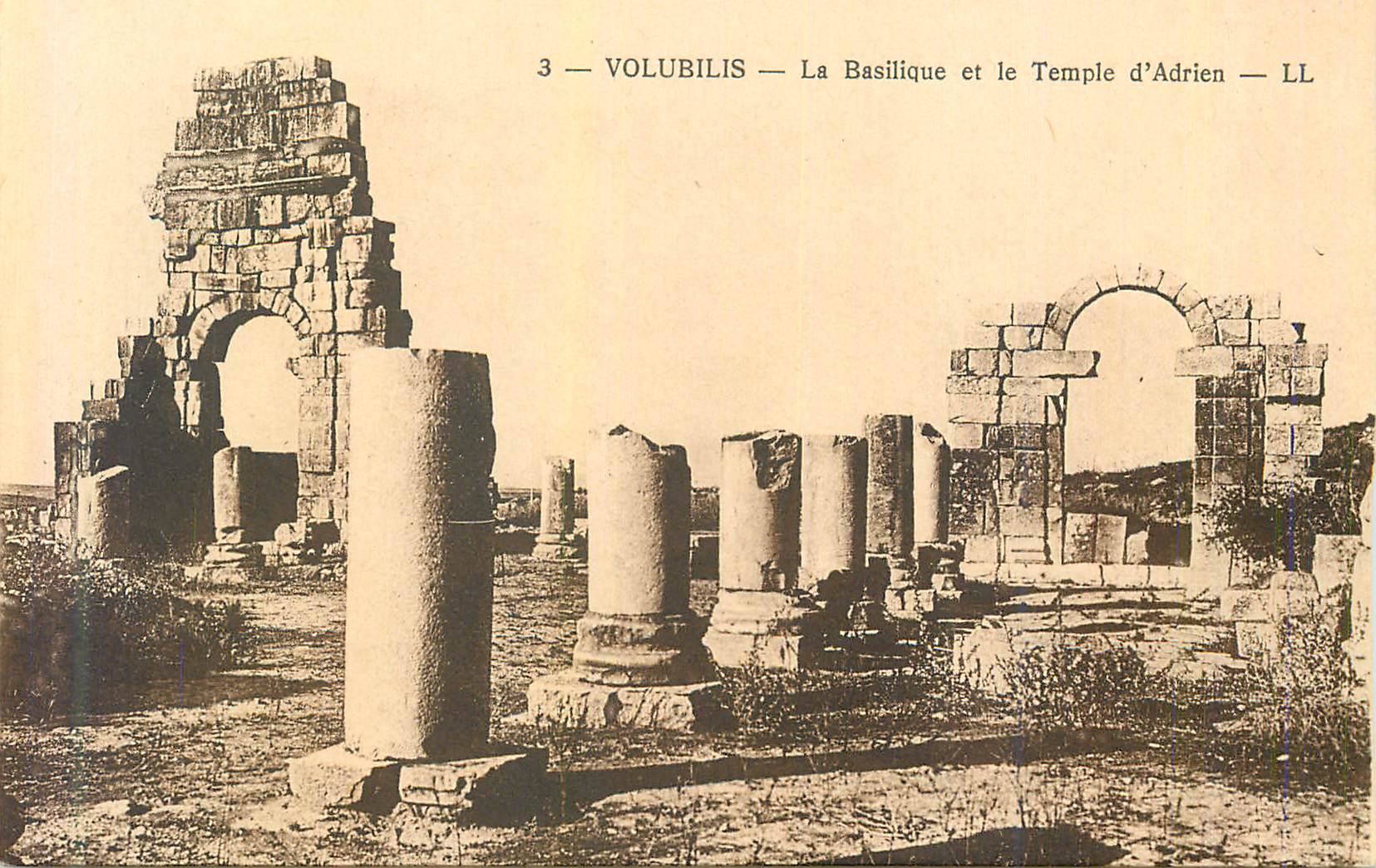 CPA 3 volubilis la basilique et le temple d adrien