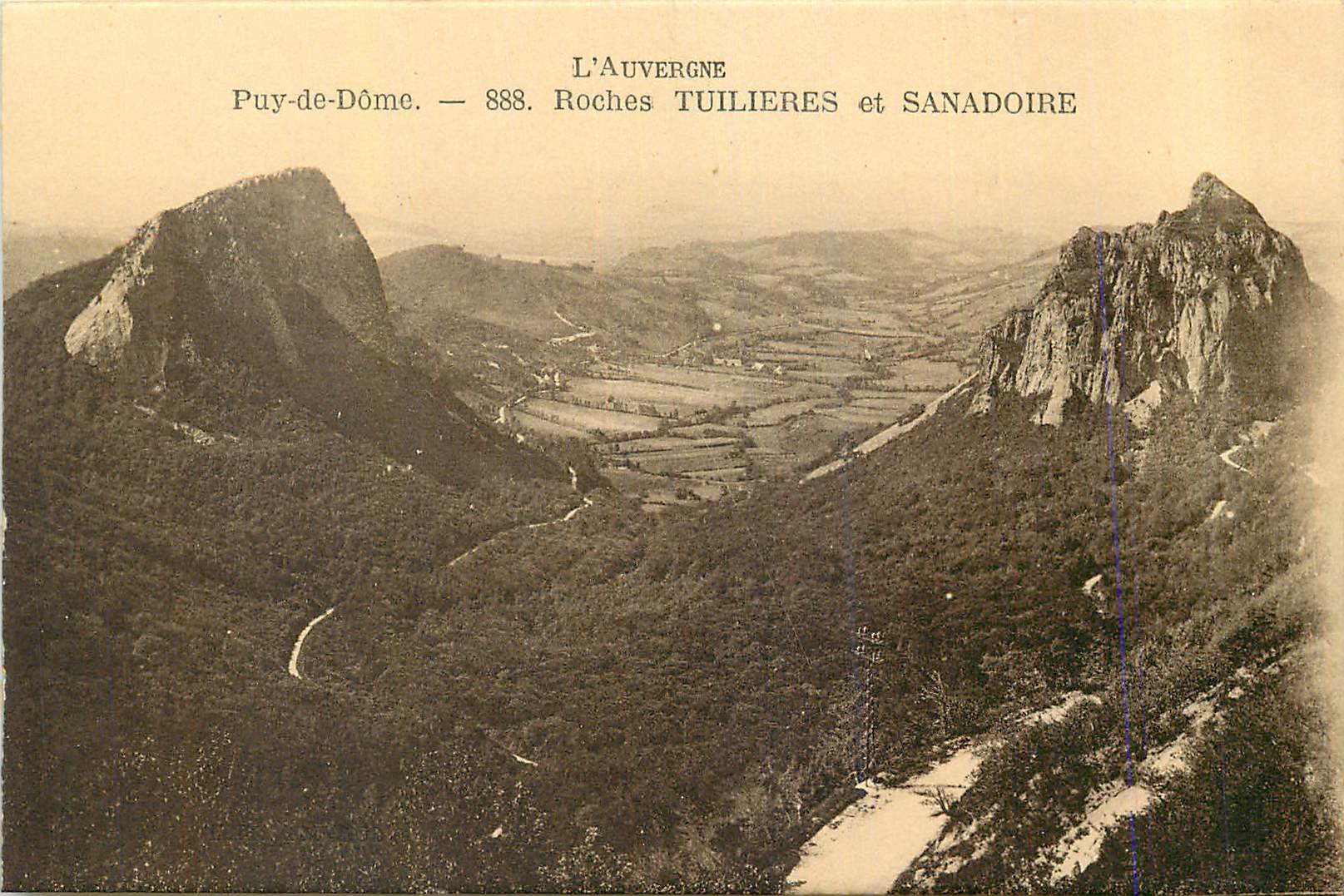 CPA L auvergne puy de dome 888 roches tuilieres et sanadoire