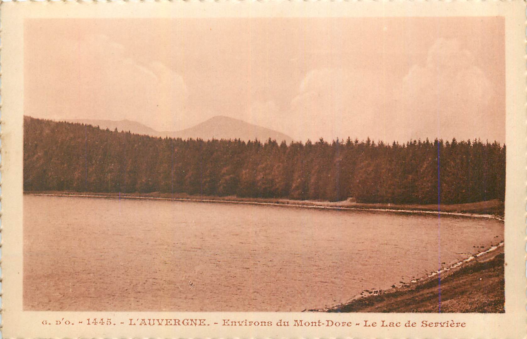 CPA 1445 l auvergne environs du mont dore le lac de serviere