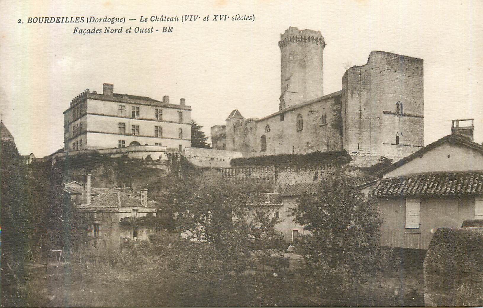 CPA 2 bourdeilles (dordogne) le chateau (viv et xvi siecle) facade nord et ouest br