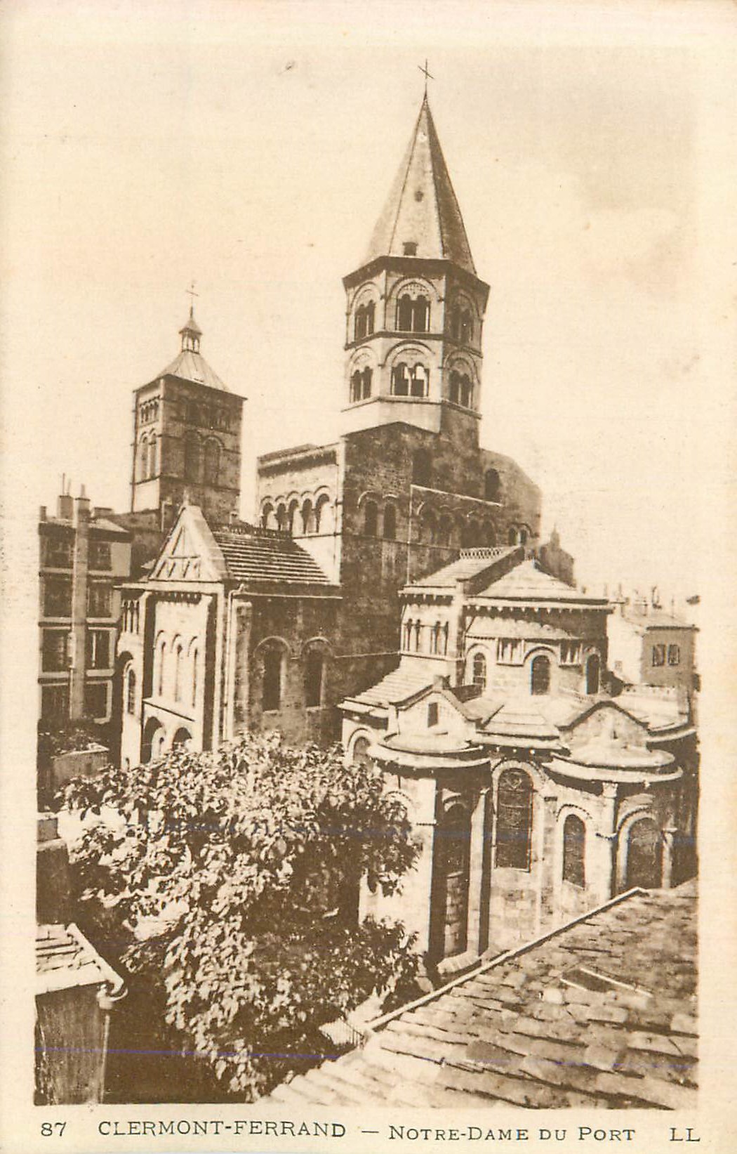CPA 87 clermont ferrand notre dame du port
