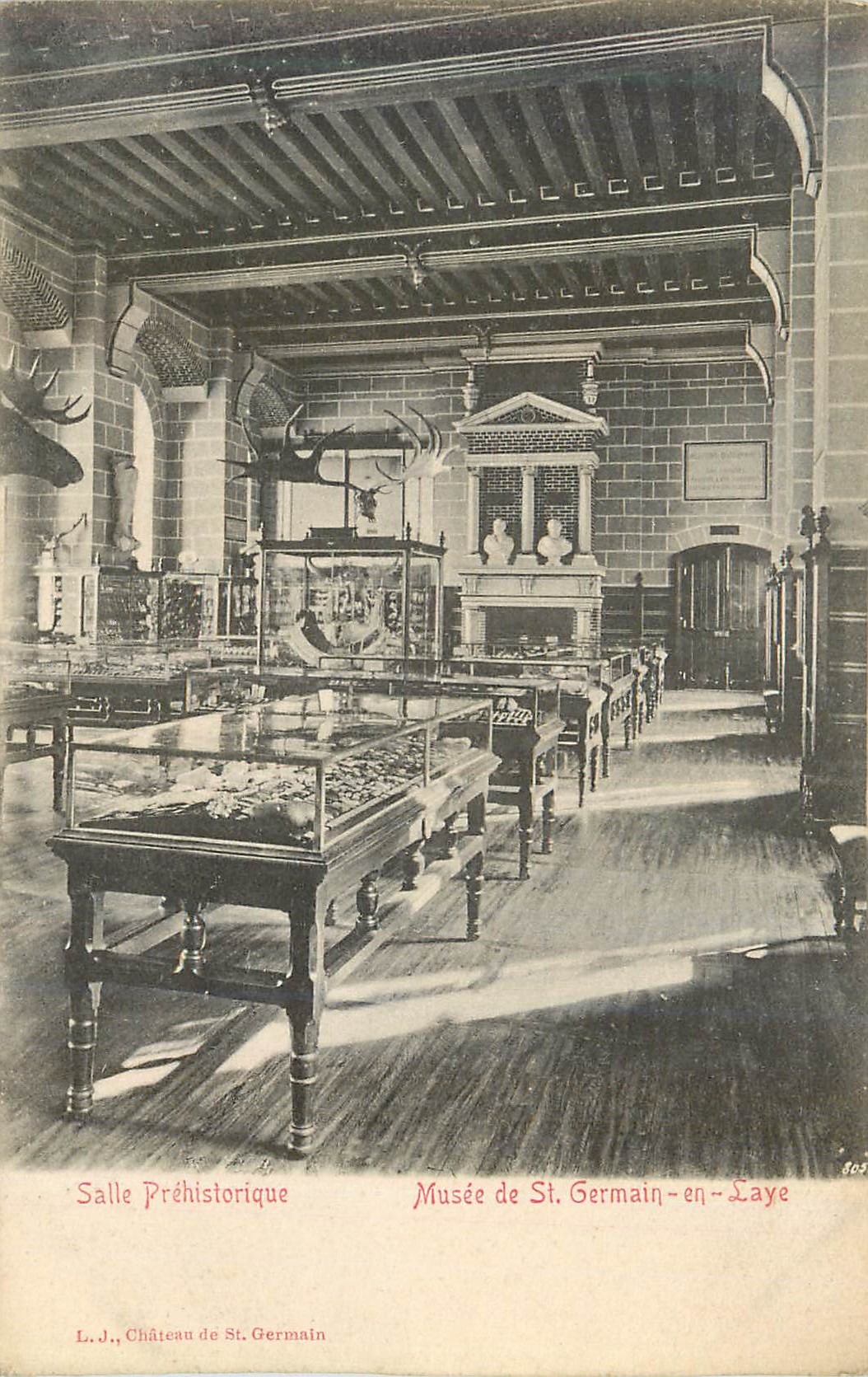 CPA Salle prehistorique musee de st germain en laye