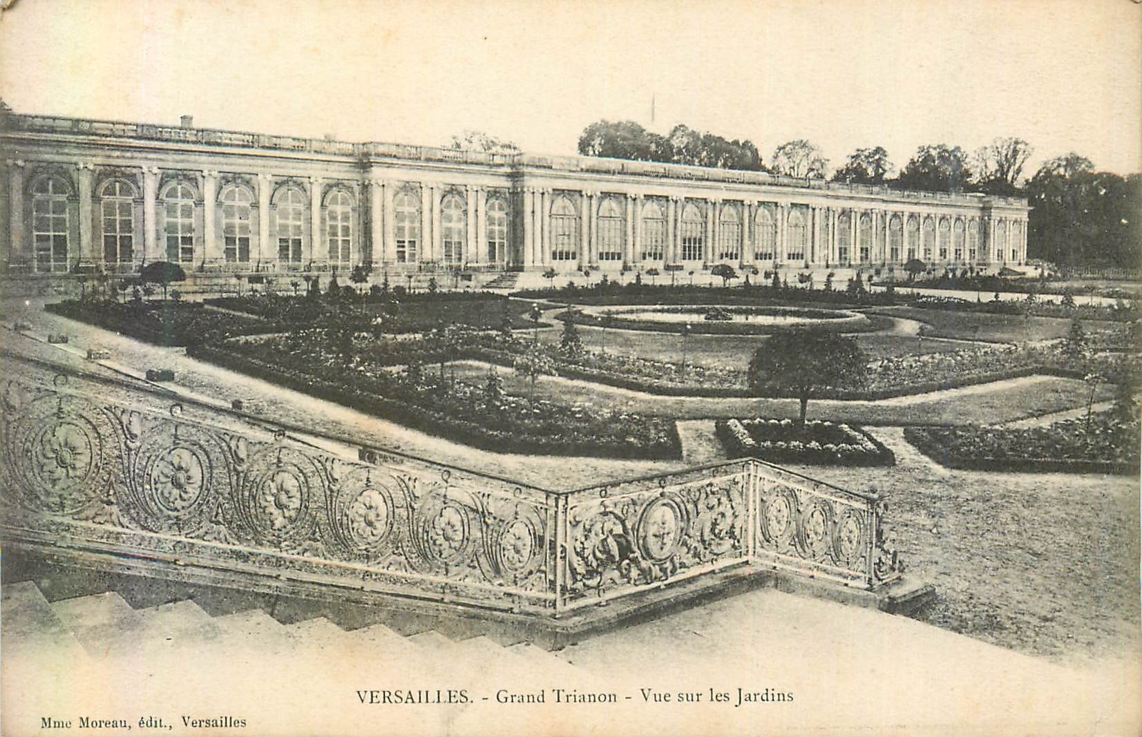 CPA Versailles grand trianon vue sur les jardins