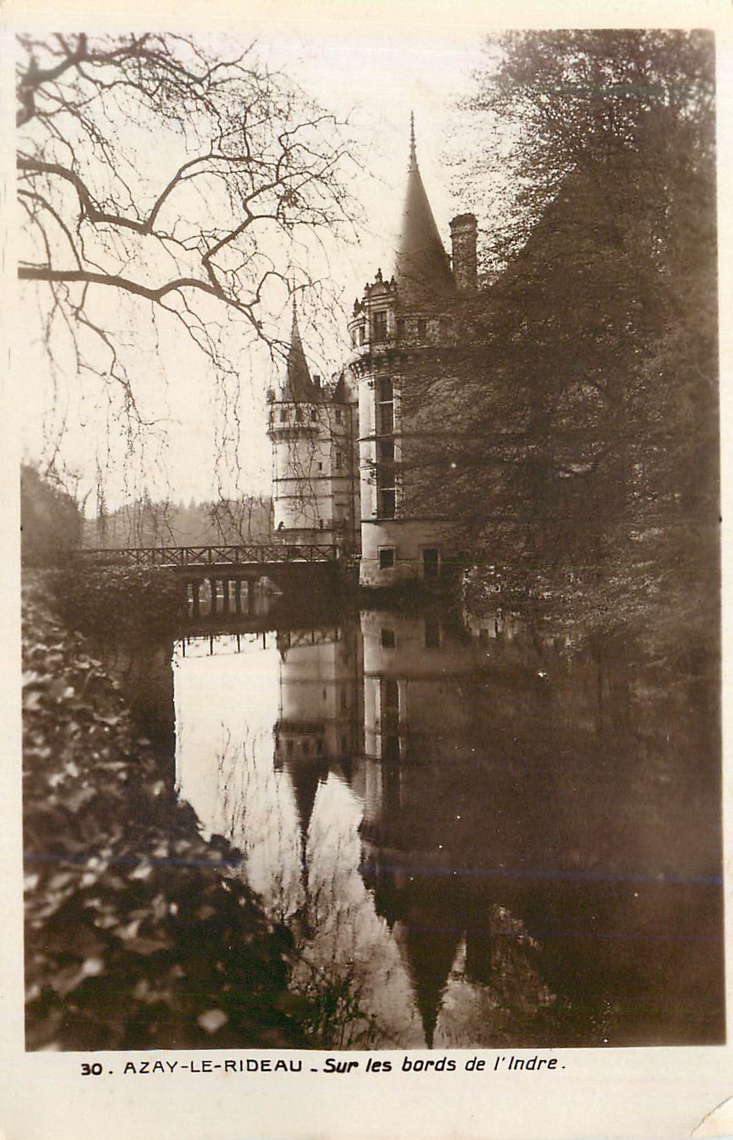 CPA 30 azay le rideau sur les bords de l indre