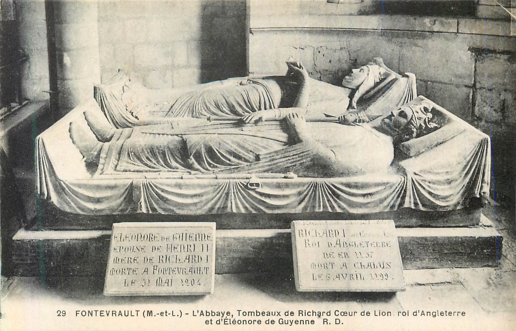 Tombeaux de Richard Cœur de Lion et d'Éléonore de Guyenne — Abbaye de Fontevraud (M.-et-L.)