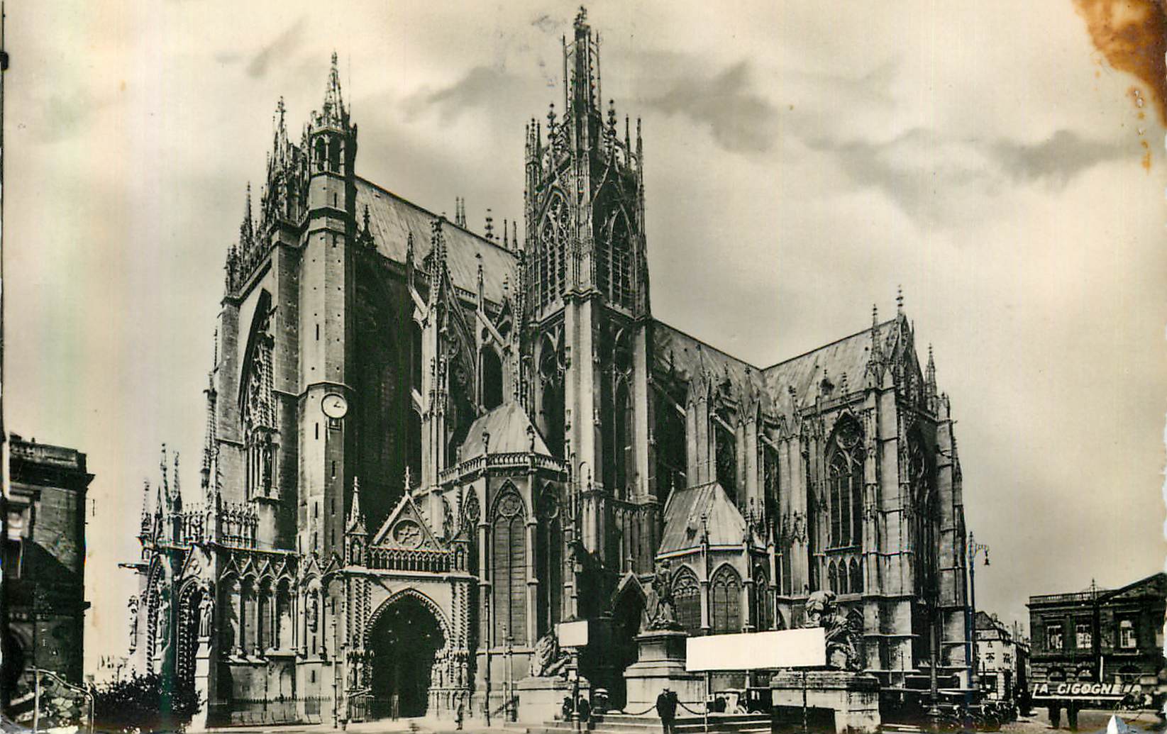 CPM 5746375 metz (moselle) la cathedrale facade laterale sud est