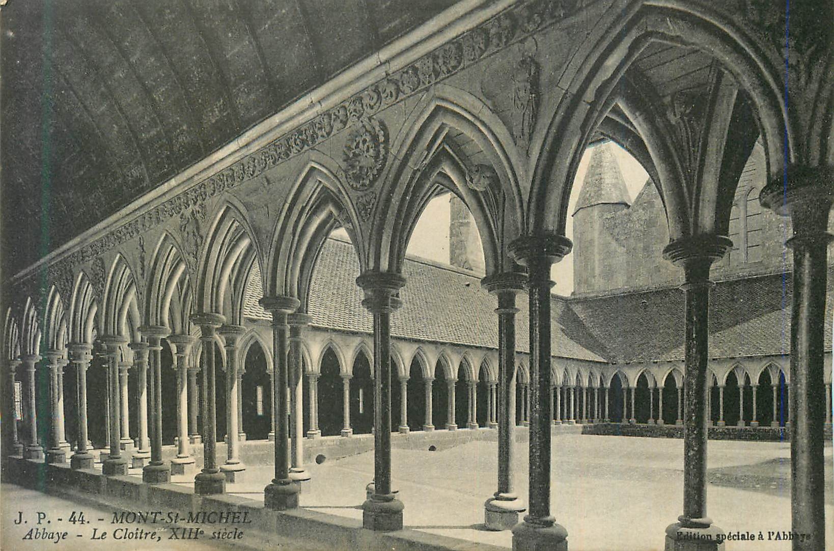 CPA 44 mont st michel abbaye le cloitre xiii siecle