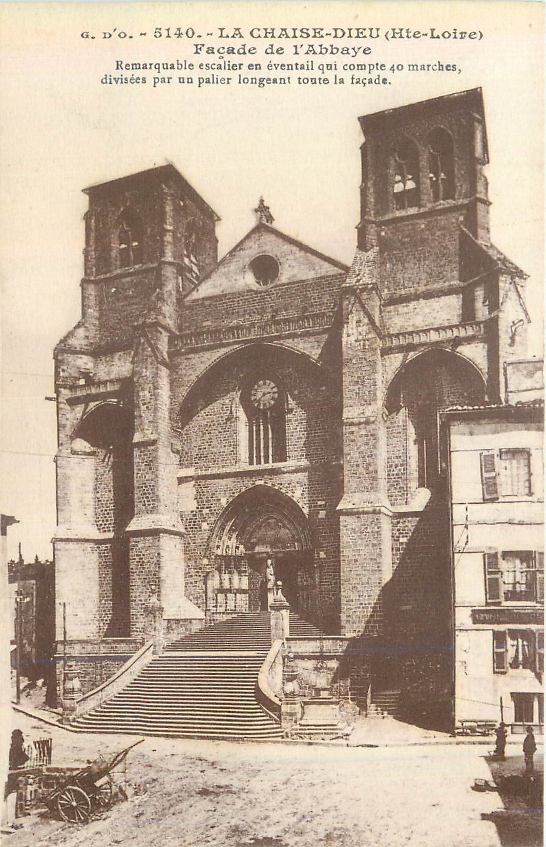 CPA 5140 la chaise dieu (hte loire) facade de l abbaye