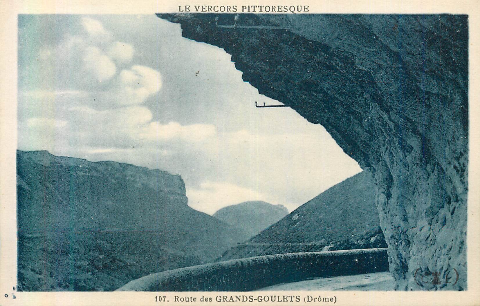 CPA Le vecors pittoresque 107 route des grands goulets (dromes)