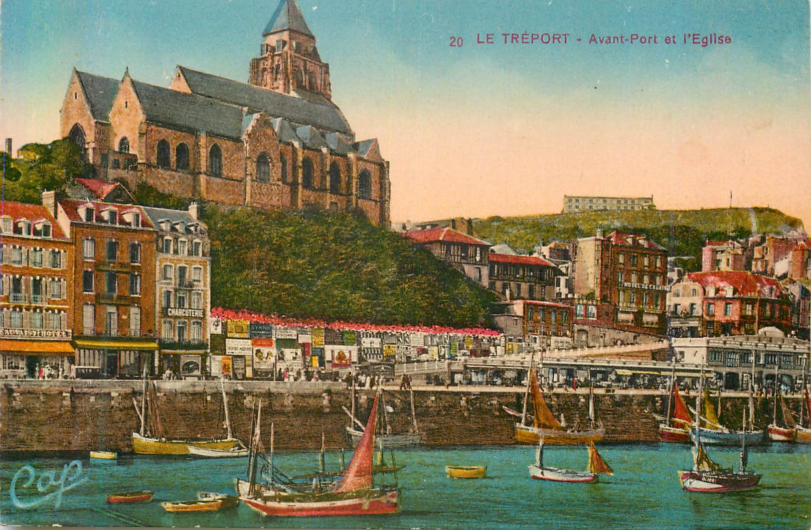 CPA 20 le treport avant port et l eglise Bateaux de peche