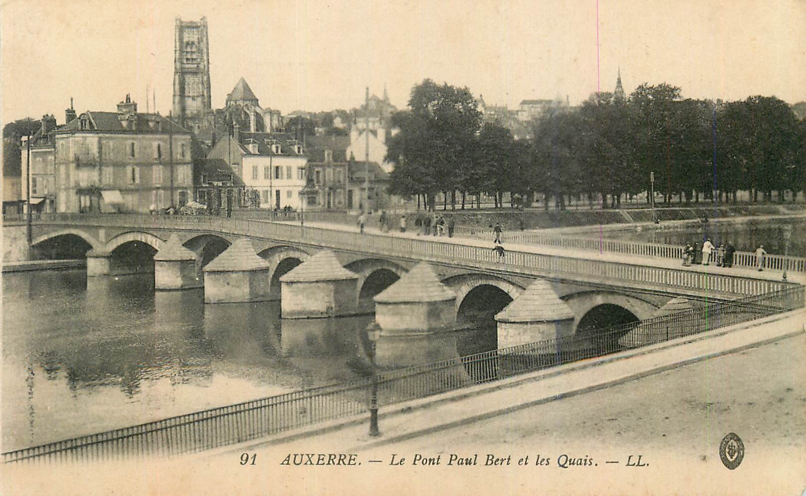 CPA 91 auxerre le pont paul bert et les quais