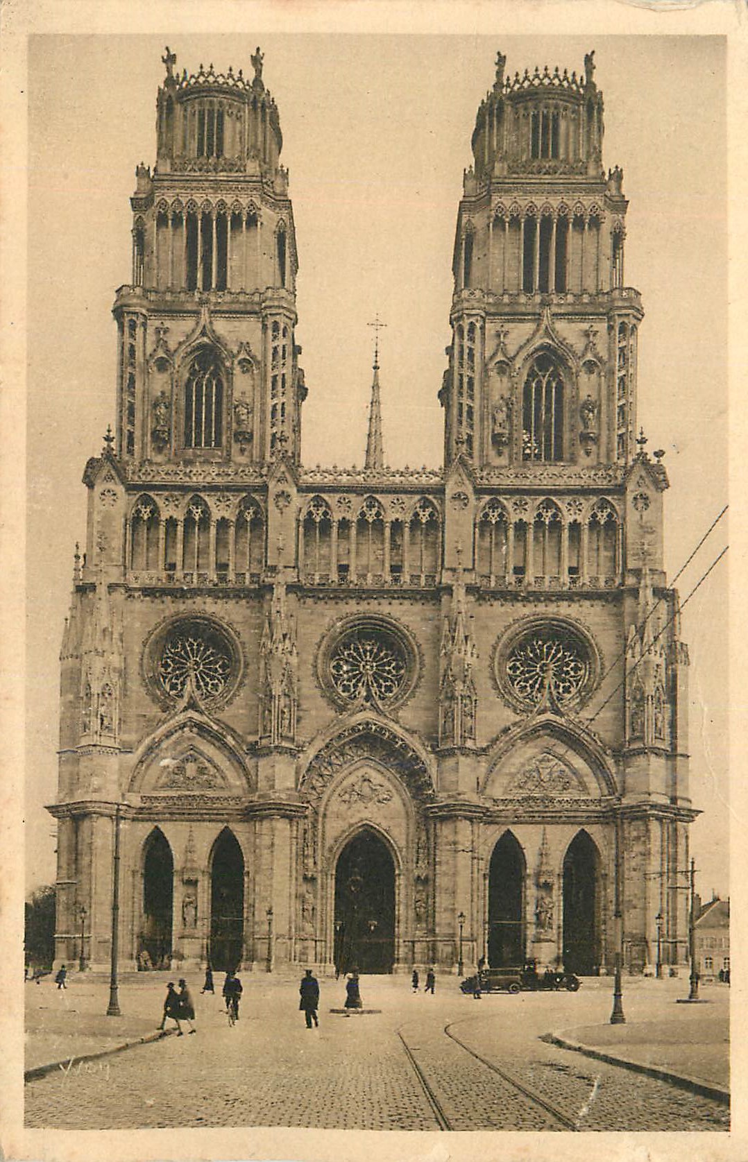CPA La douce france orleans (loiret)la cathedrale ste croix (facade)
