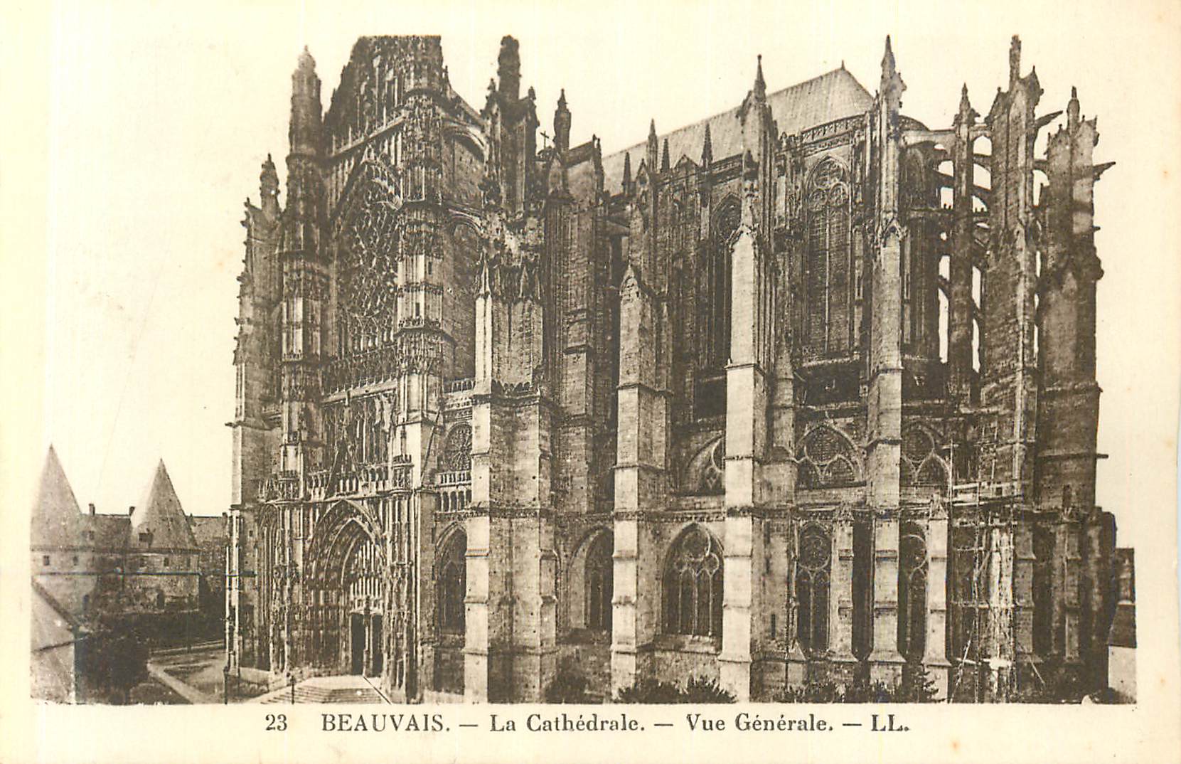 CPA 23 beauvais la cathedrale vue generale
