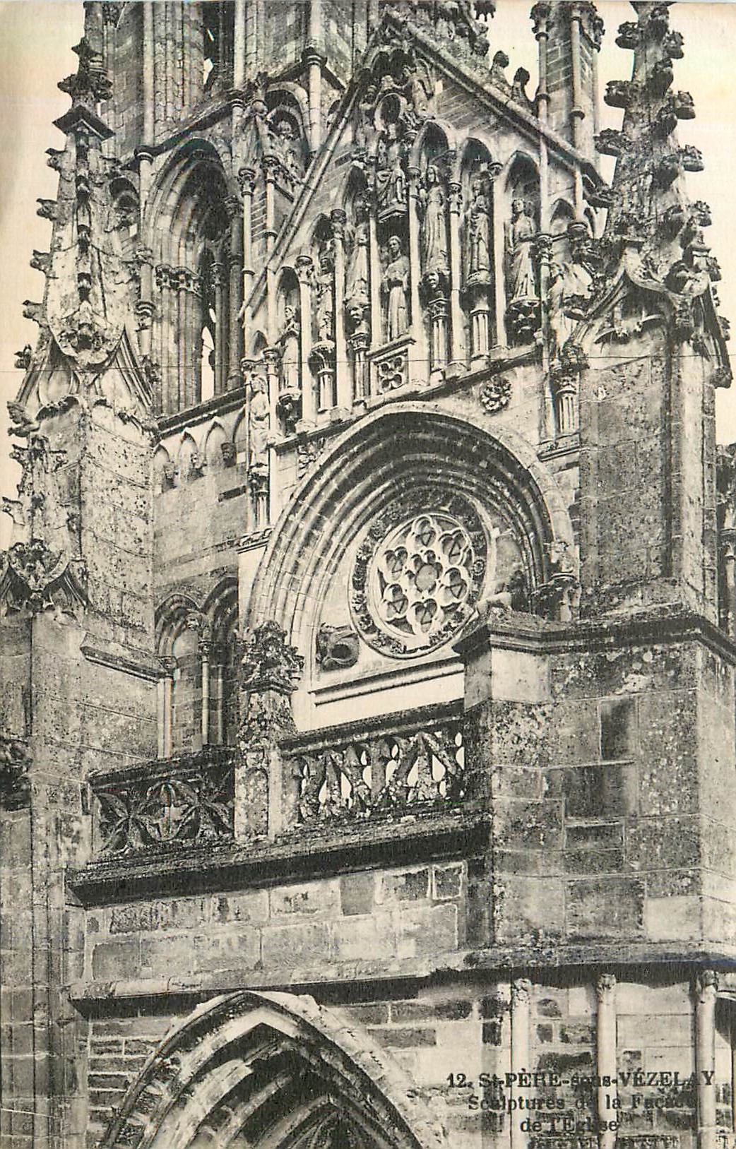 CPA 12 st pere vezelay sculptures de la facade de l eglise