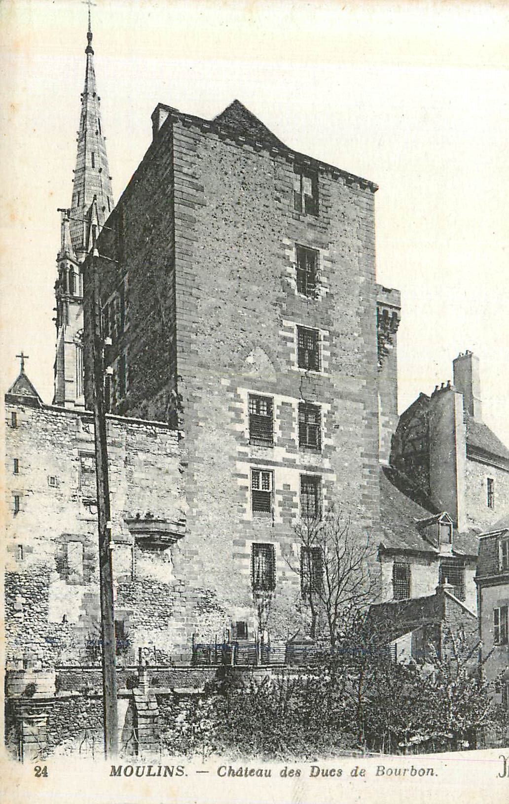 CPA 24 moulins chateau des ducs de bourbon