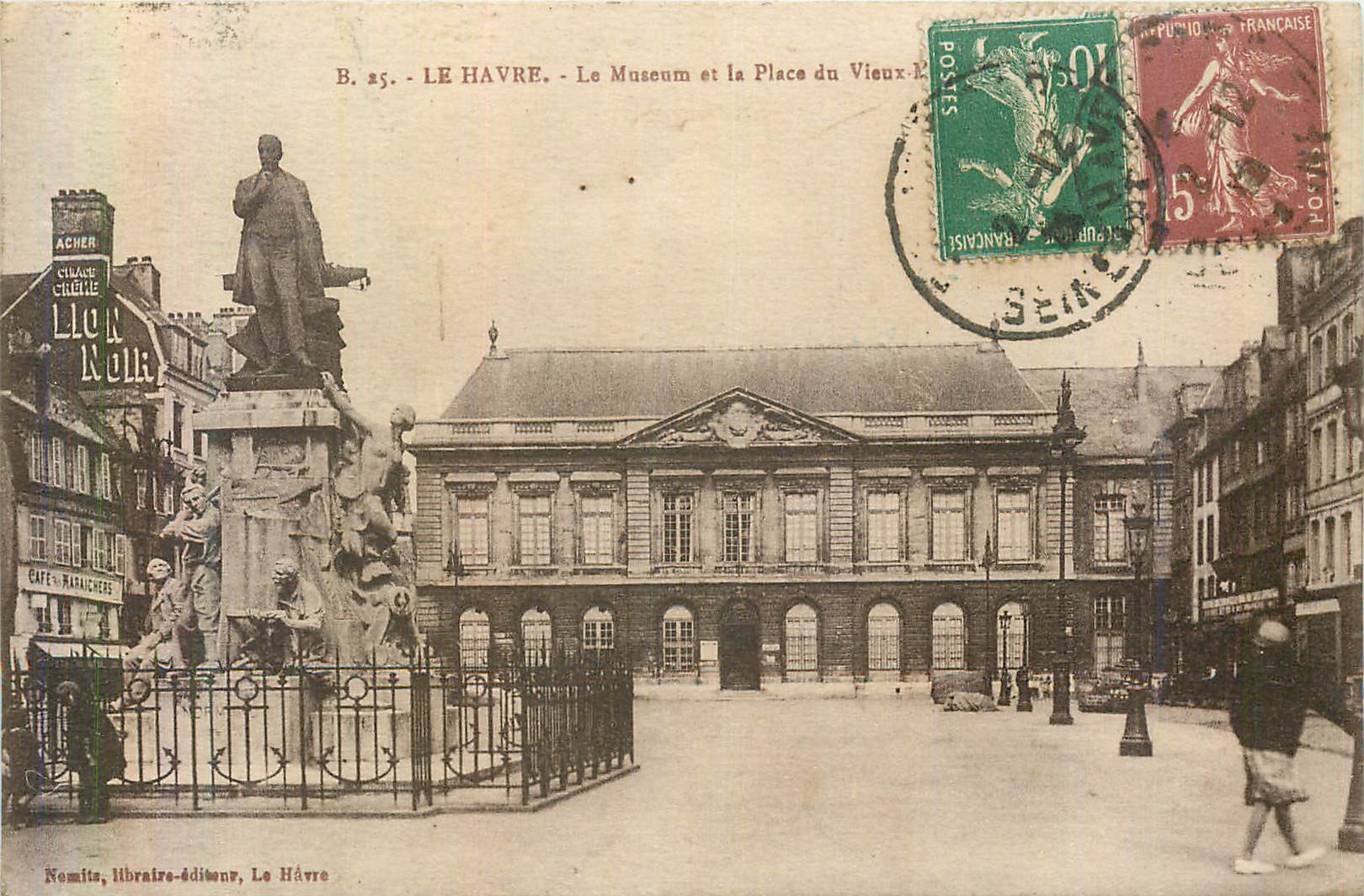 CPA Le havre le museum et la place du vieux
