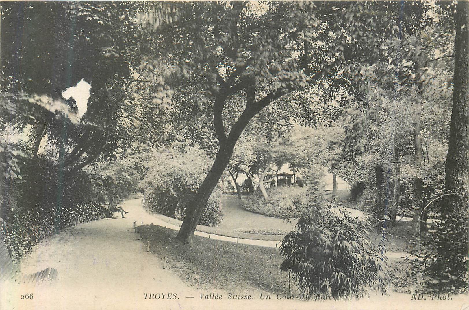 CPA 266 troyes vallee suisse un coin