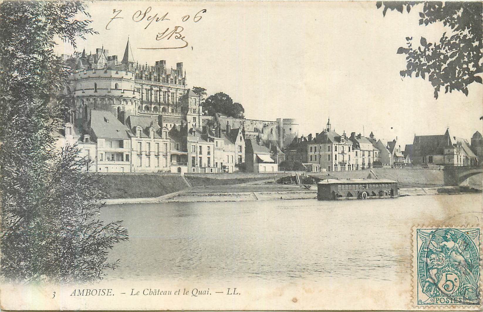 CPA 3 amboise le chateau et le quai