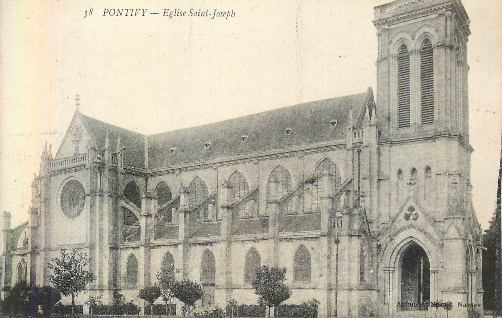 Pontivy — Église Saint-Joseph — Arfaud & Mazas, Nantes