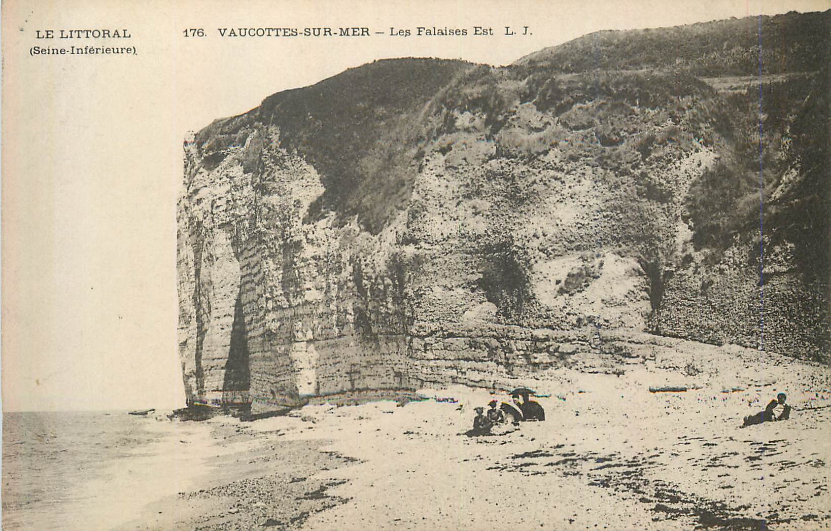 CPA Le littoral (seine inferieure) 176 vaucottes sur mer les falaises est