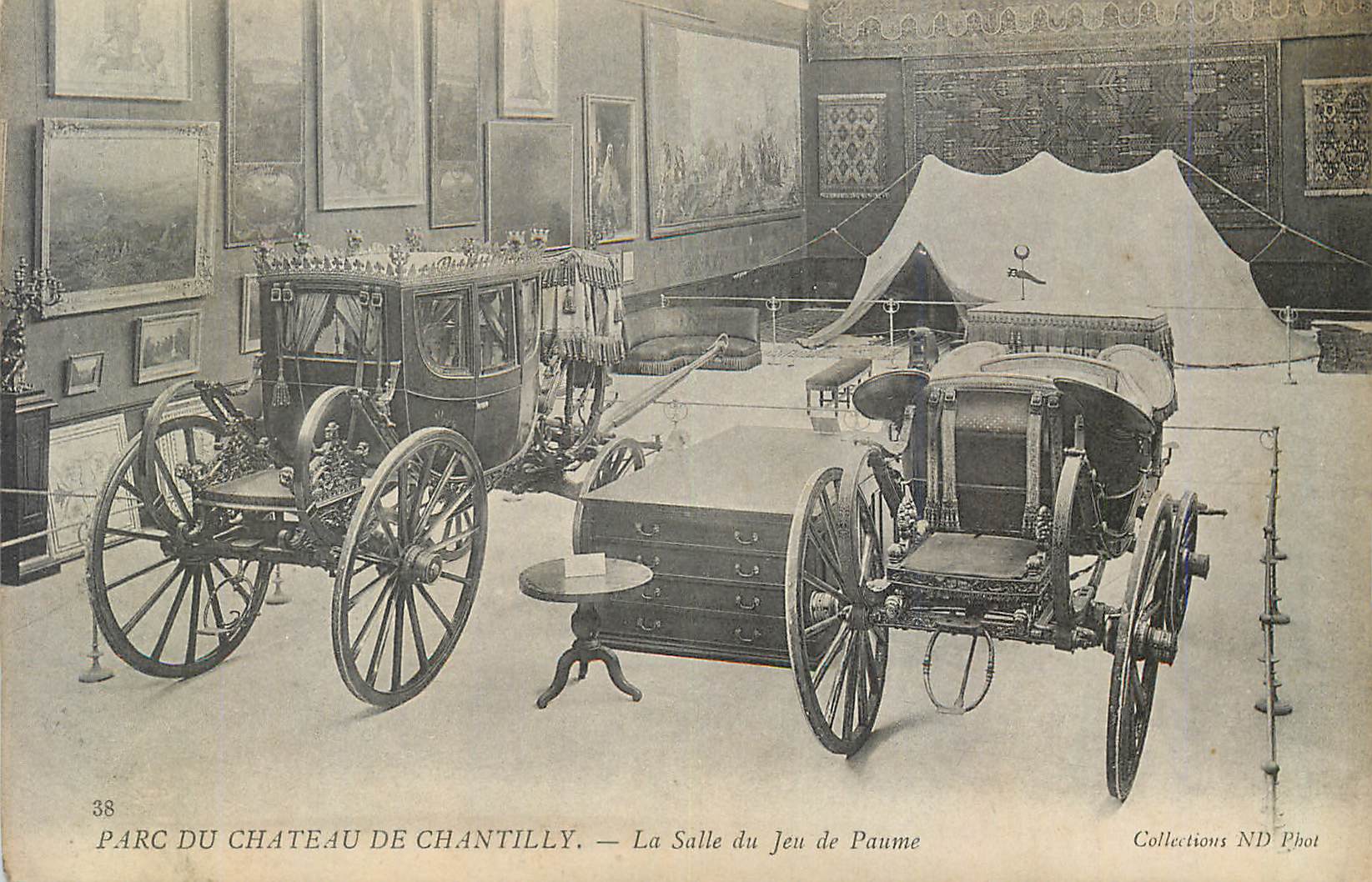 CPA 38 parc du chateau de chantilly la salle du jeu de paume