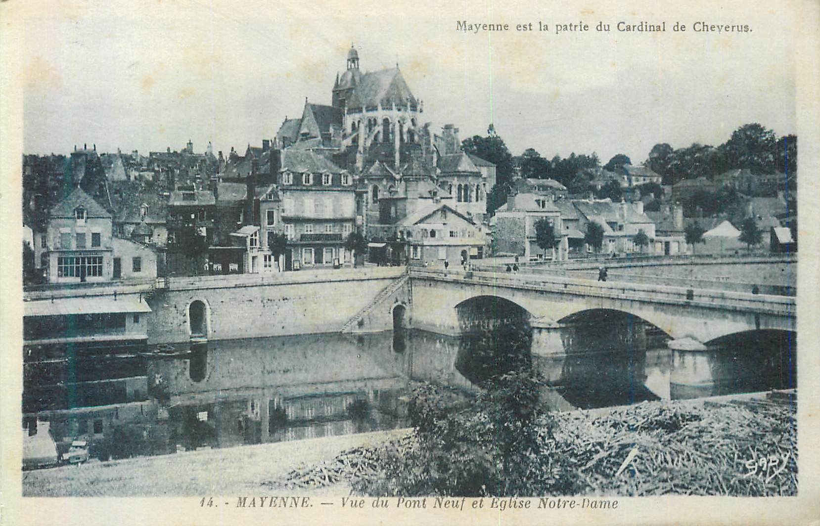 CPA 14 mayenne vue du pont neuf et eglise notre dame