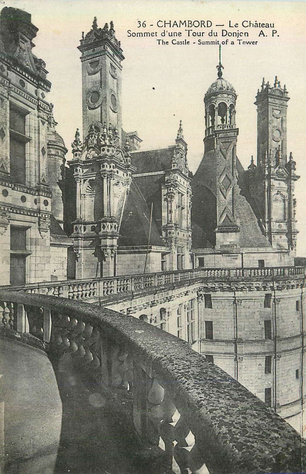 Chambord — Le Château — Sommet d'une Tour du Donjon — A.P.