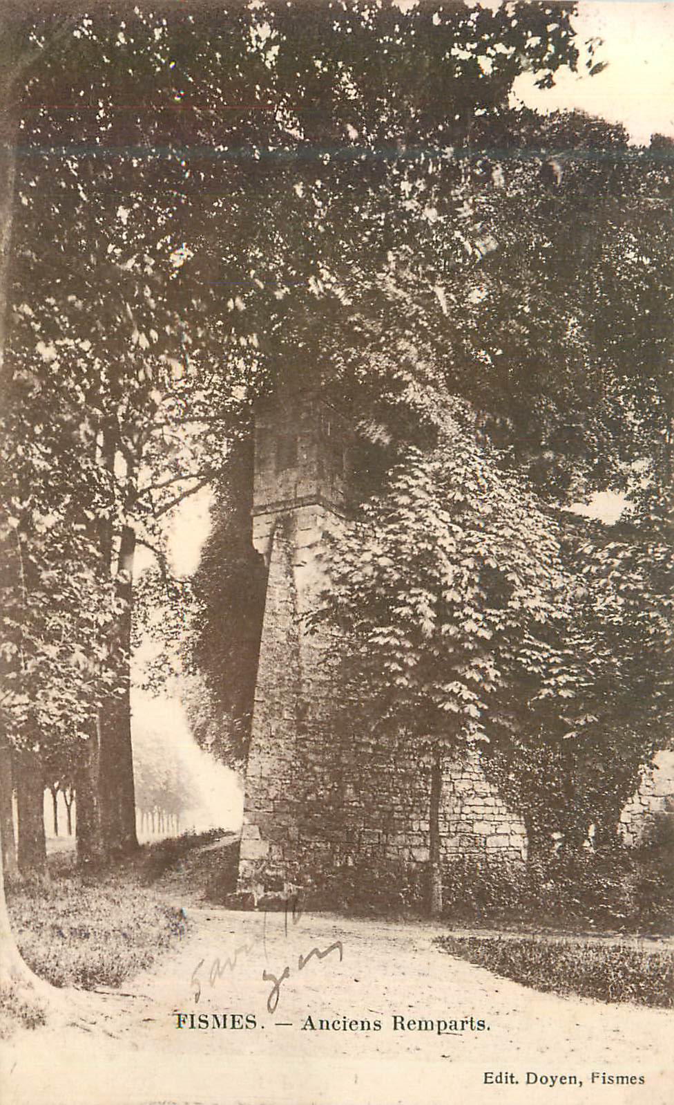 CPA Fismes anciens remparts