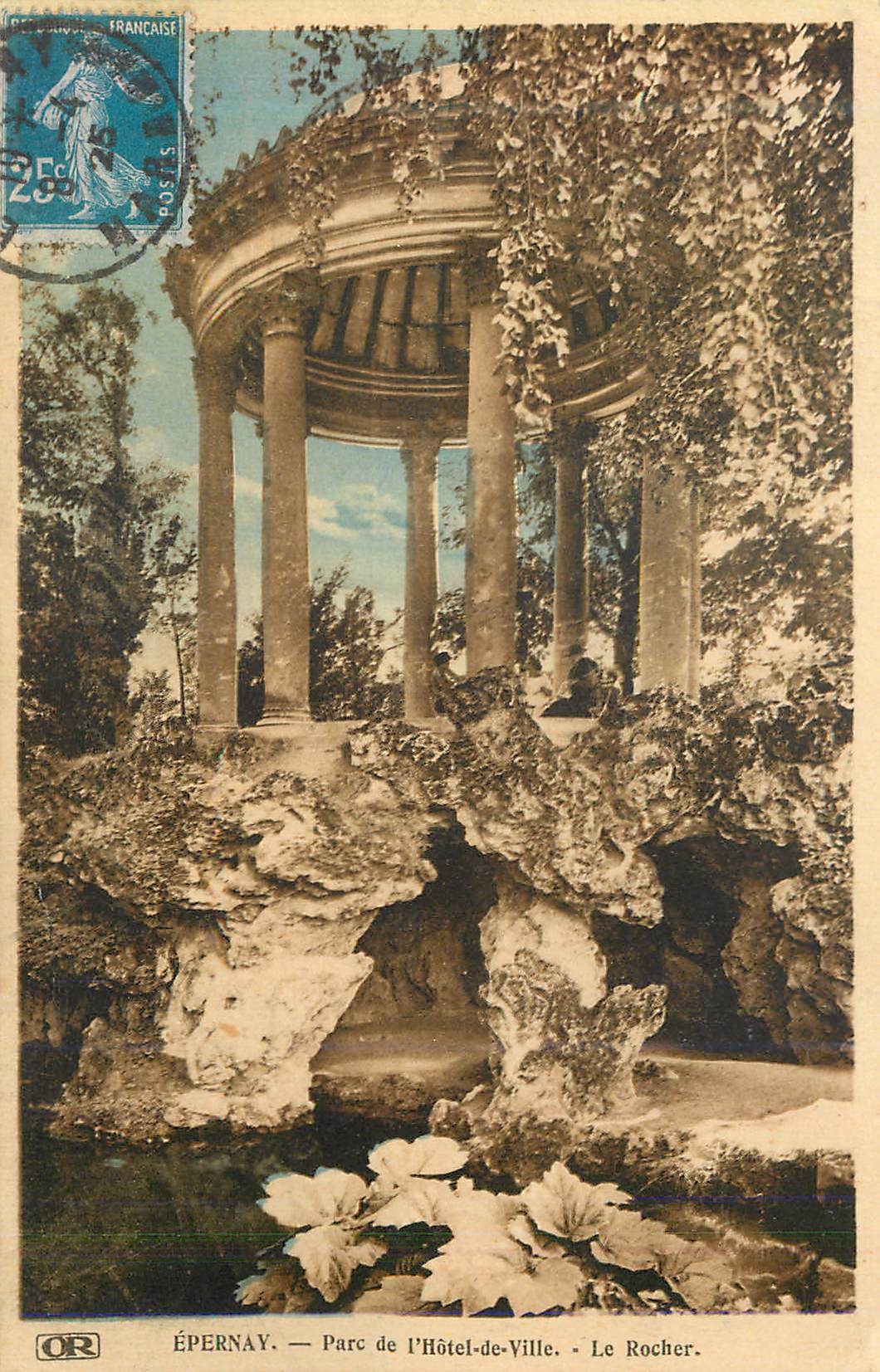 Épernay — Park des Rathauses — Der Felsen