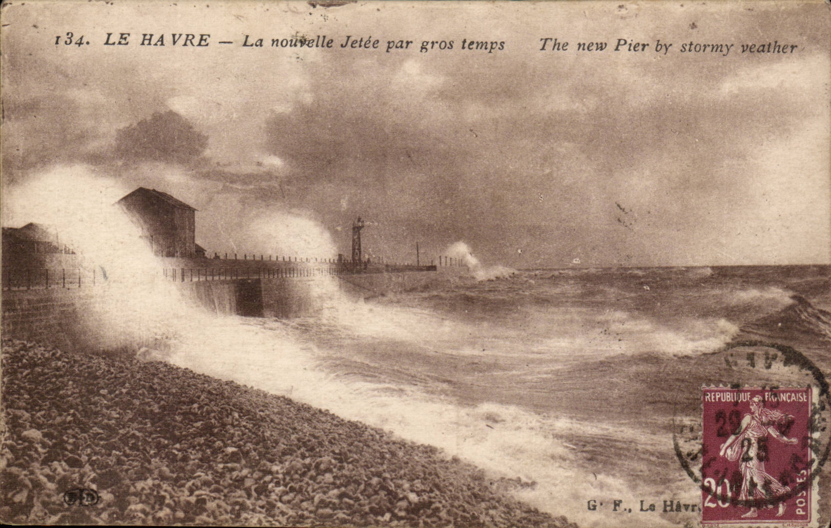 Le Havre CPA La nouvelle jetee par gros temps 