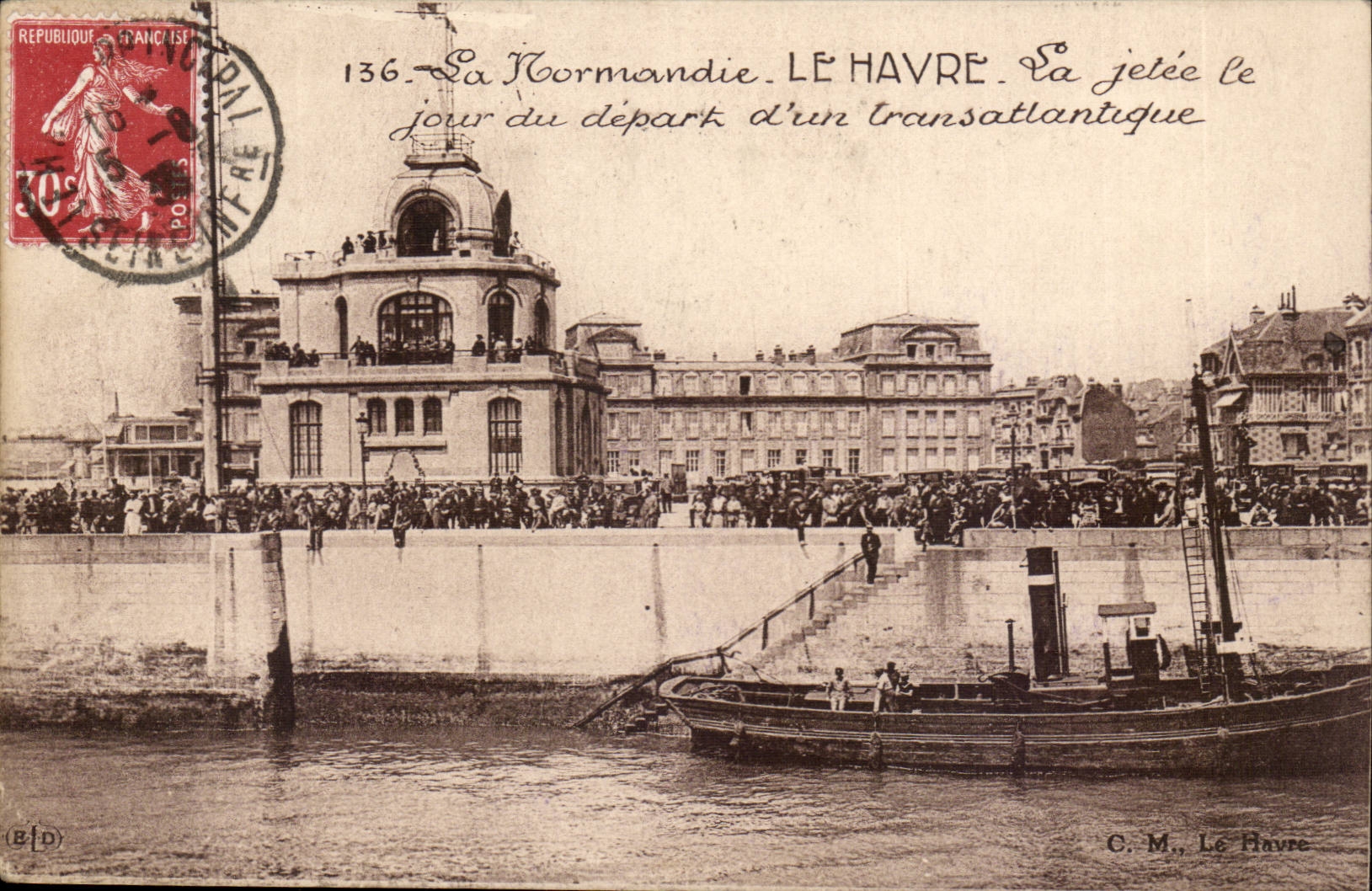 Le Havre CPA La jetee le jour du depart d'un transatlantique