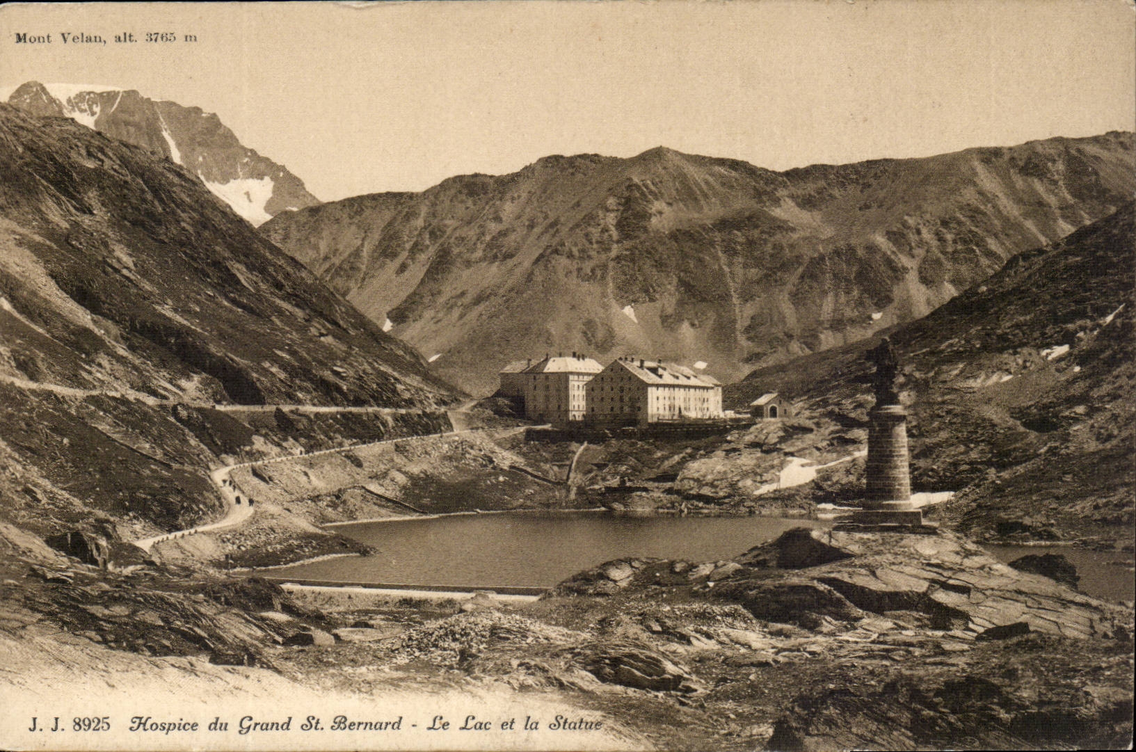 CPA Hospice du Grand St Bernard Le lac et la statue