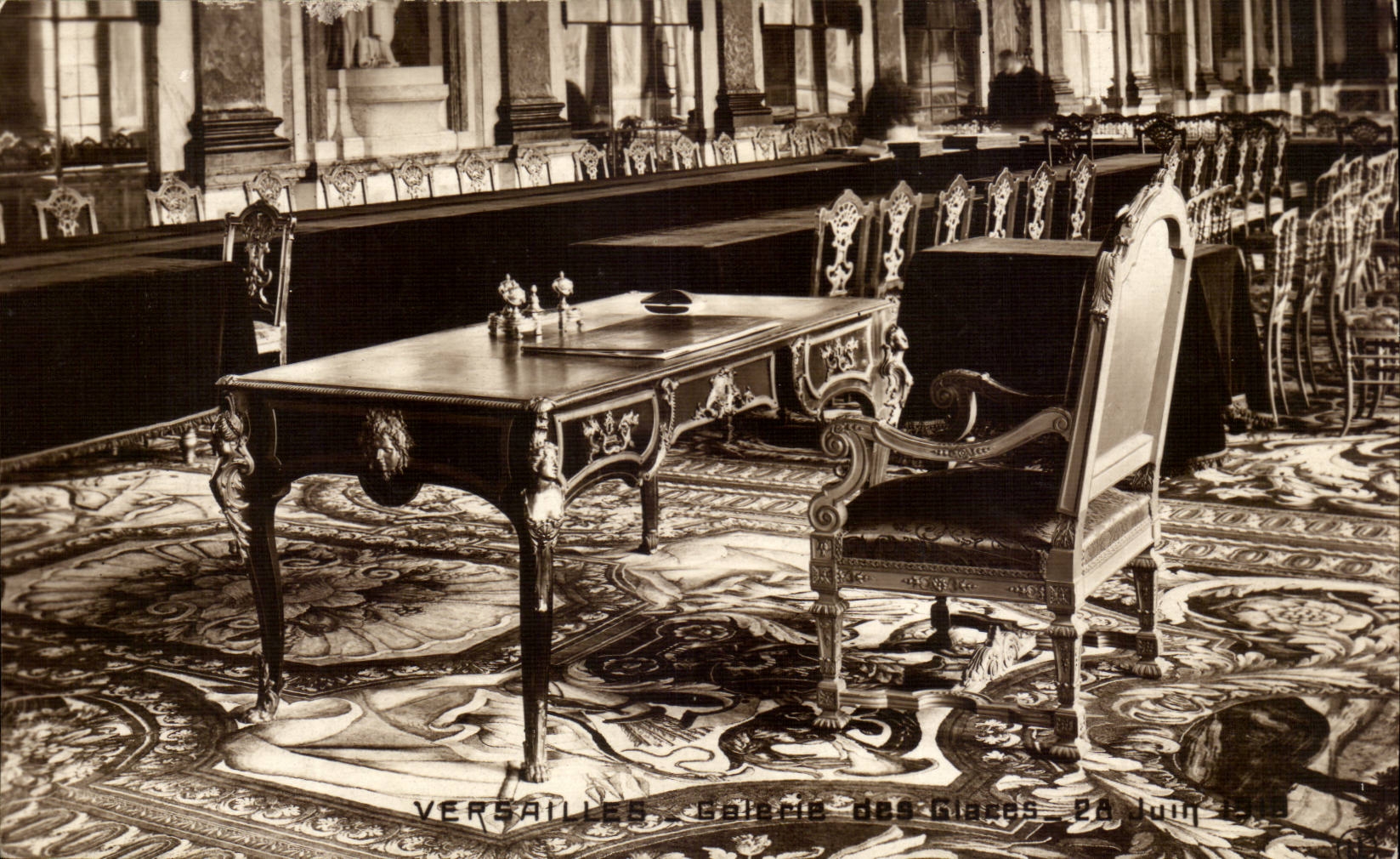 CPA Versailles Galerie des Glaces 28 juin 1918